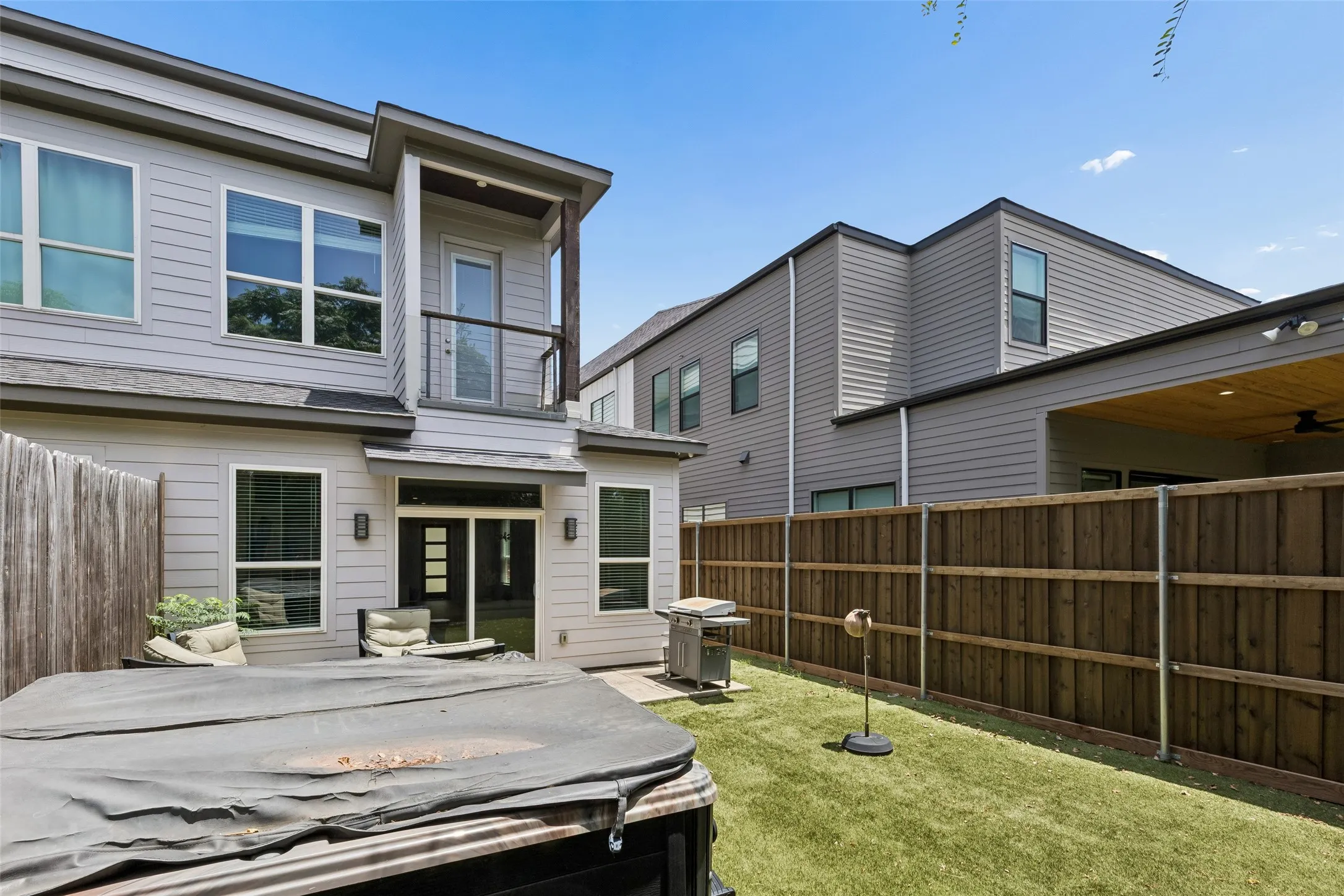 Single Family Residence For Sale in Dallas County , 2603 Crossman Avenue, Dallas, Texas 75212, 3 Bedrooms, 4 Bathrooms, 1 Garage spaces, 2,520 Sqft, built in 2020, Price $600,000, mls#21343083, Real Estate Agent in Dallas, Homes For Sale in Dallas county, Homes For Sale in Dallas, Realtor in Dallas Texas, Real Estate Brokerage Independent Realty Texas, Luminita Cordes Realtor