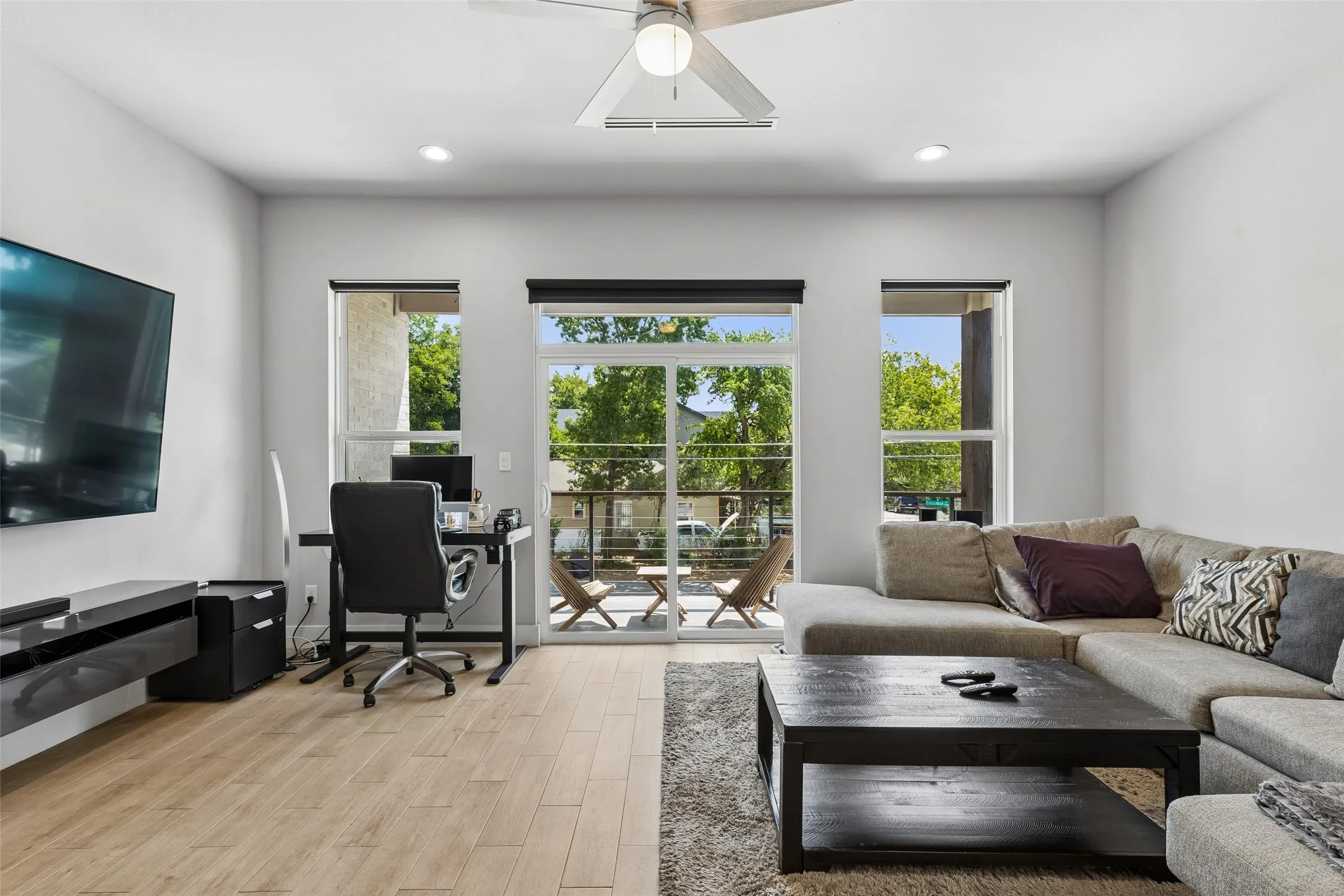 Single Family Residence For Sale in Dallas County , 2603 Crossman Avenue, Dallas, Texas 75212, 3 Bedrooms, 4 Bathrooms, 1 Garage spaces, 2,520 Sqft, built in 2020, Price $600,000, mls#21343083, Real Estate Agent in Dallas, Homes For Sale in Dallas county, Homes For Sale in Dallas, Realtor in Dallas Texas, Real Estate Brokerage Independent Realty Texas, Luminita Cordes Realtor
