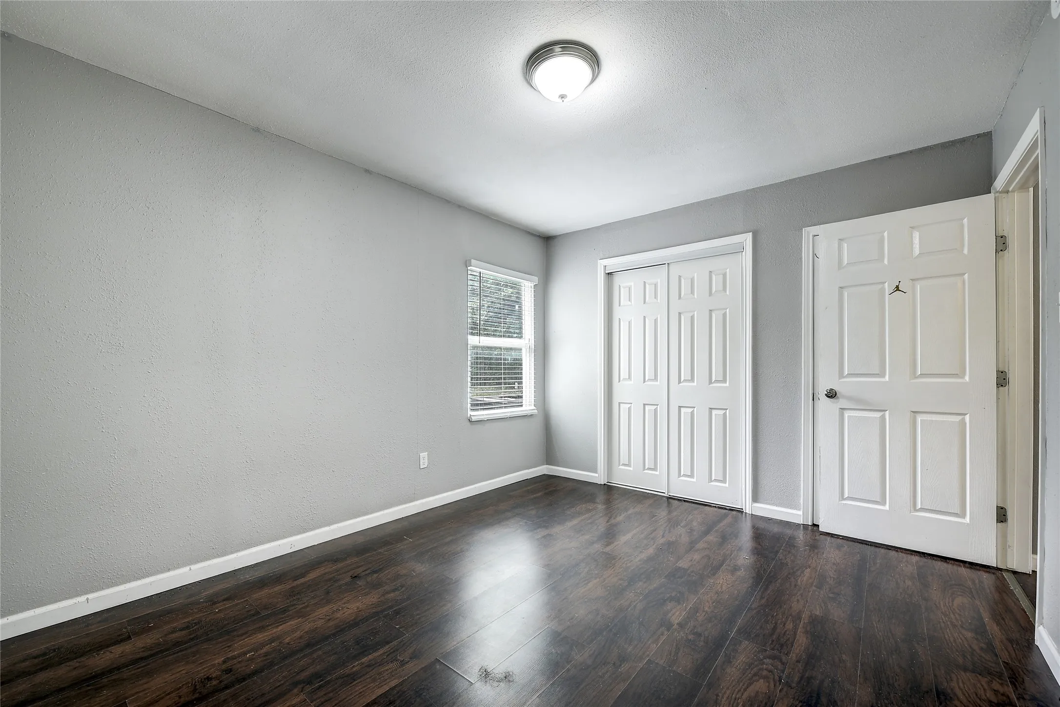 Single Family Residence For Rent in Tarrant County , 802 E Dallas Street, Mansfield, Texas 76063, 3 Bedroom, 1 Bathroom, Garage spaces, 1,322 Sqft, built in 1955, mls#21343075, Real Estate Agent in Mansfield, Homes For Rent in Tarrant county, Homes For Rent in Mansfield, Realtor in Mansfield Texas, Real Estate Brokerage Independent Realty Texas, Luminita Cordes Realtor