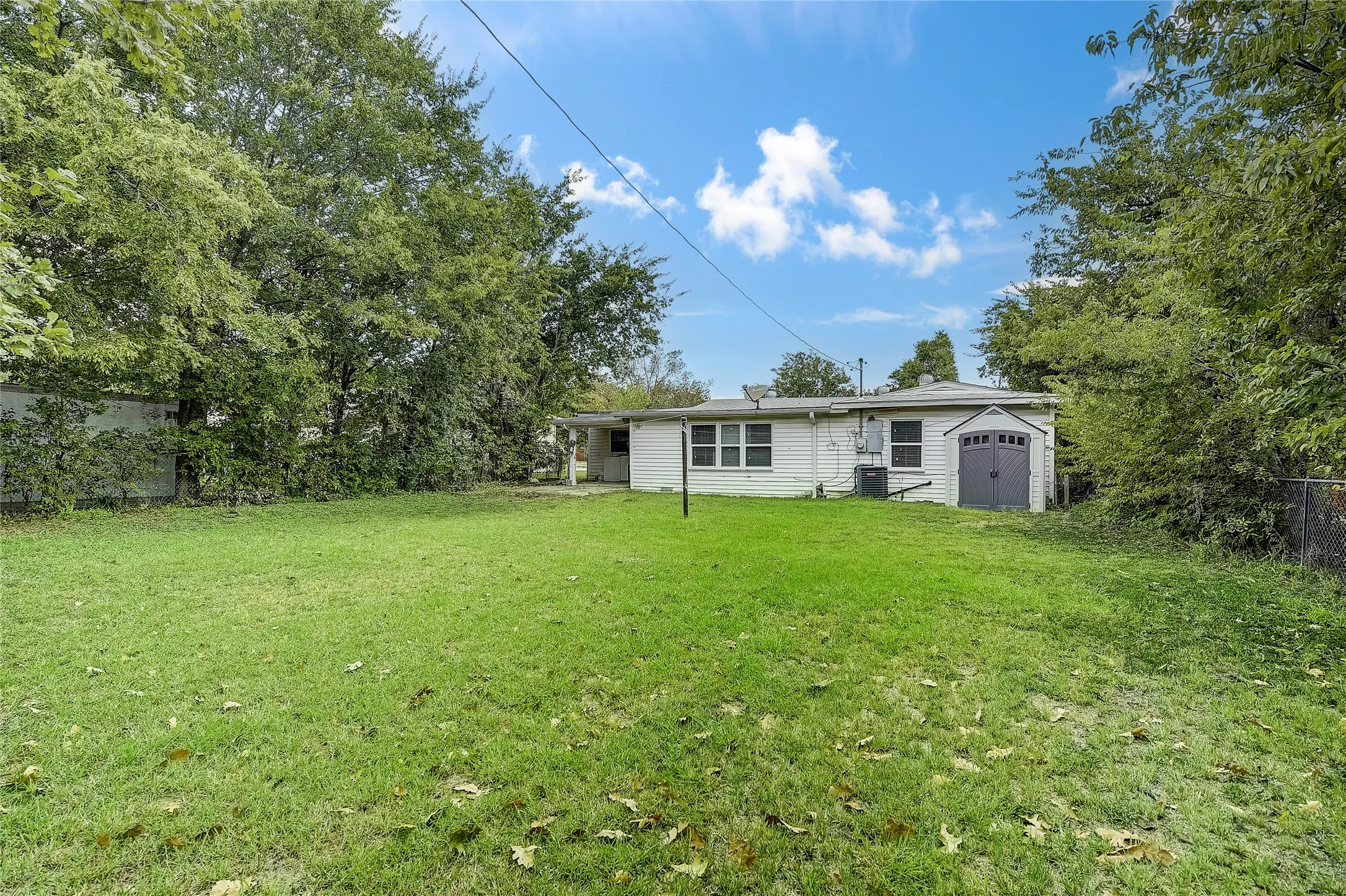 Single Family Residence For Rent in Tarrant County , 802 E Dallas Street, Mansfield, Texas 76063, 3 Bedroom, 1 Bathroom, Garage spaces, 1,322 Sqft, built in 1955, mls#21343075, Real Estate Agent in Mansfield, Homes For Rent in Tarrant county, Homes For Rent in Mansfield, Realtor in Mansfield Texas, Real Estate Brokerage Independent Realty Texas, Luminita Cordes Realtor