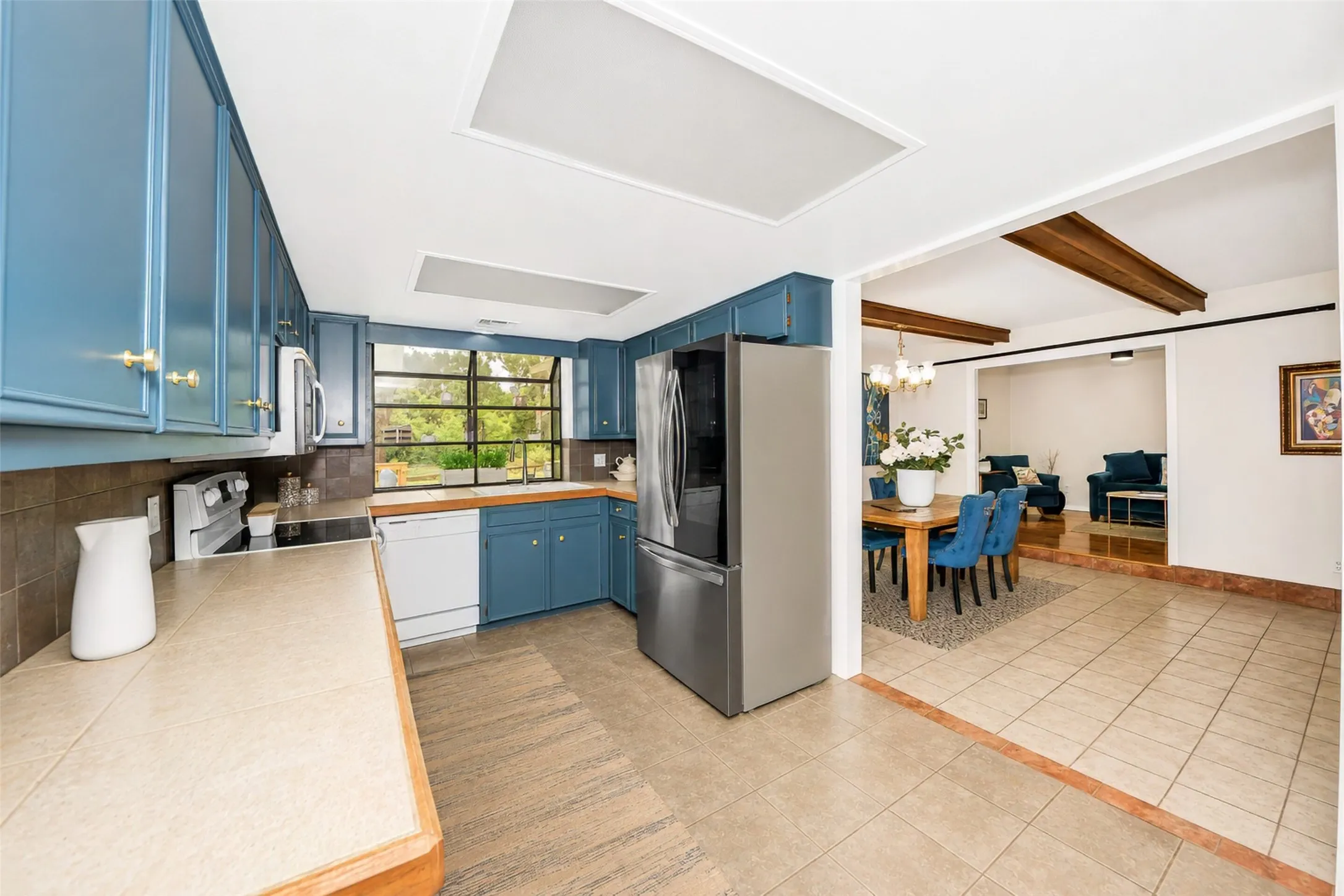 electric appliances over counter MCW gorgeous view to back property
