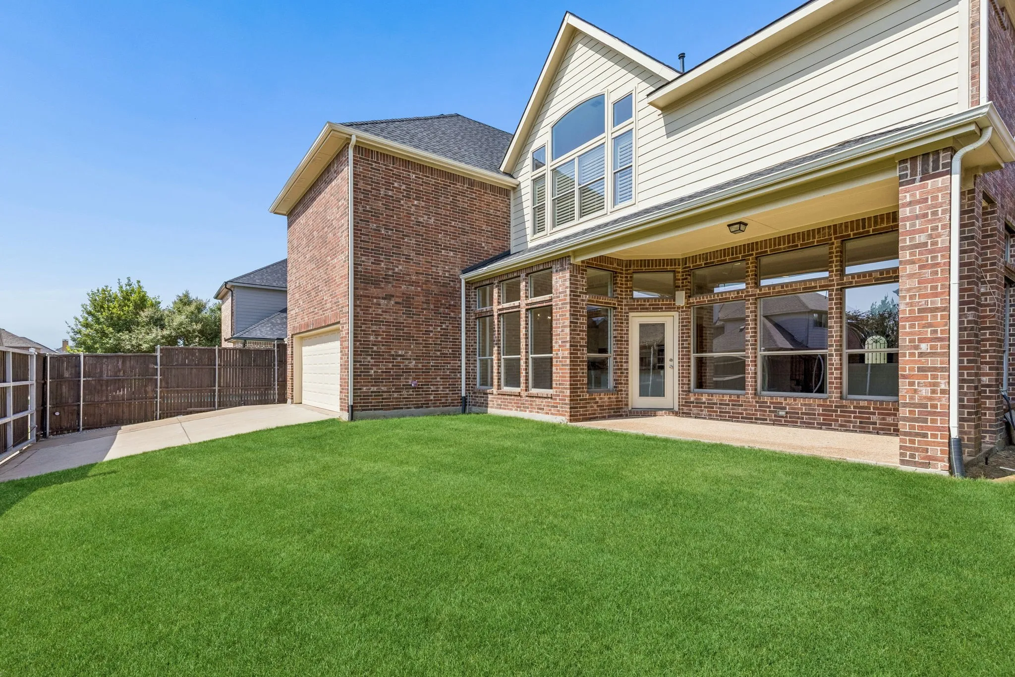 Single Family Residence For Sale in Denton County , 11340 Classic Lane, Frisco, Texas 75033, 5 Bedroom, 4 Bathroom, 3 Garage spaces, 4,229 Sqft, built in 2006, mls#21340812, Real Estate Agent in Frisco, Homes For Sale in Denton county, Homes For Sale in Frisco, Realtor in Frisco Texas, Real Estate Brokerage Independent Realty Texas, Luminita Cordes Realtor