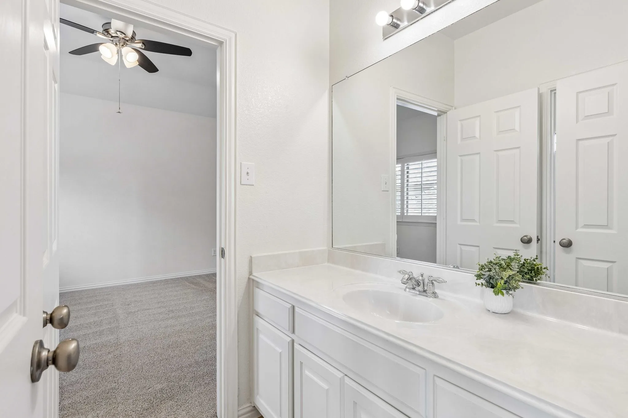 Single Family Residence For Sale in Denton County , 11340 Classic Lane, Frisco, Texas 75033, 5 Bedroom, 4 Bathroom, 3 Garage spaces, 4,229 Sqft, built in 2006, mls#21340812, Real Estate Agent in Frisco, Homes For Sale in Denton county, Homes For Sale in Frisco, Realtor in Frisco Texas, Real Estate Brokerage Independent Realty Texas, Luminita Cordes Realtor