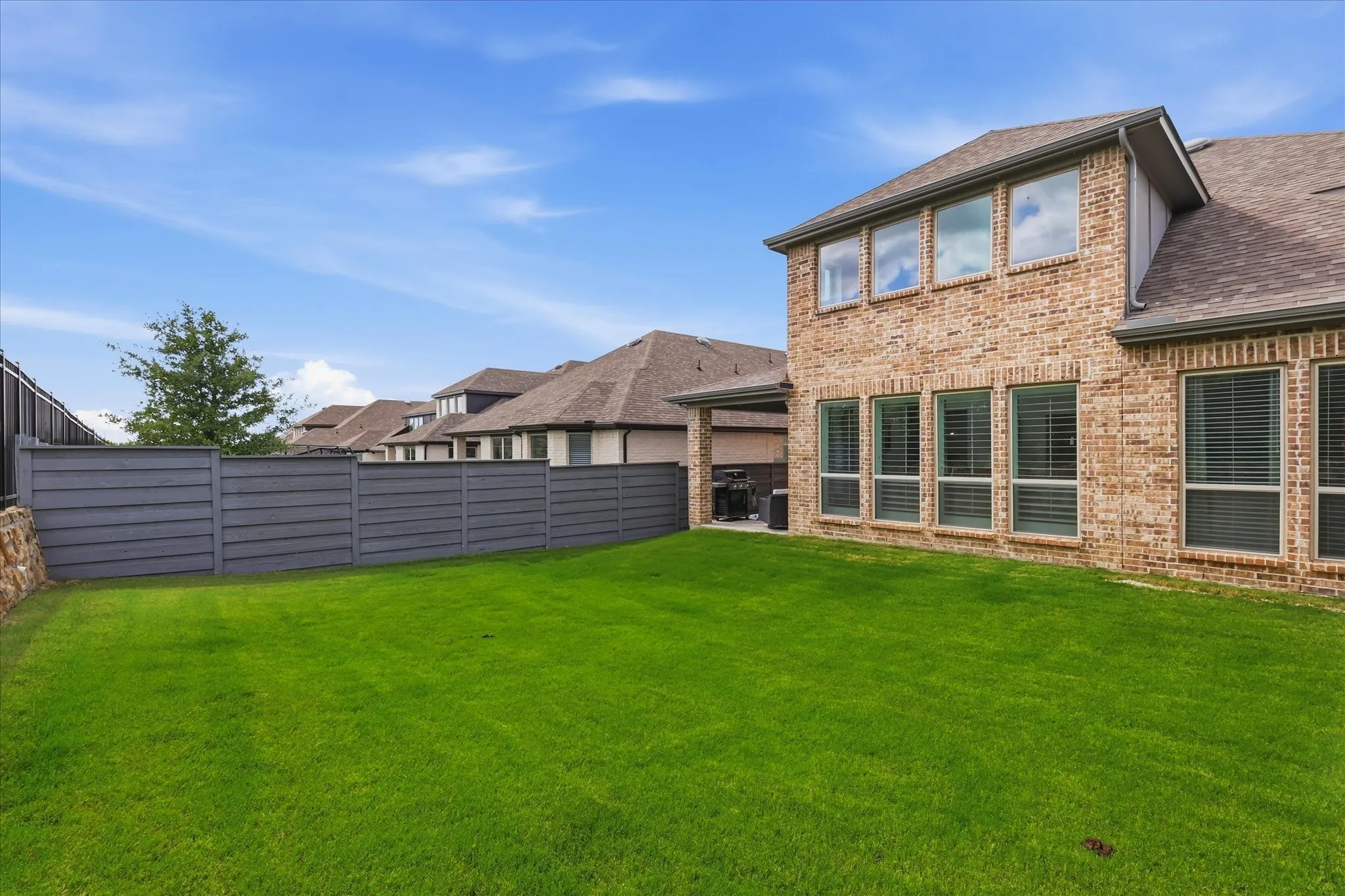Single Family Residence For Sale in Denton County , 628 Florence Trail, Little Elm, Texas 76227, 4 Bedroom, 4 Bathroom, 2 Garage spaces, 3,499 Sqft, built in 2023, mls#21340132, Real Estate Agent in Little Elm, Homes For Sale in Denton county, Homes For Sale in Little Elm, Realtor in Little Elm Texas, Real Estate Brokerage Independent Realty Texas, Luminita Cordes Realtor