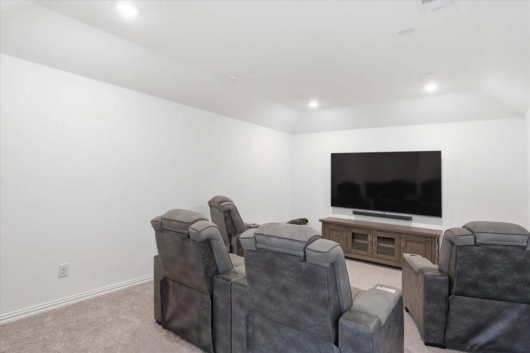 Single Family Residence For Sale in Denton County , 628 Florence Trail, Little Elm, Texas 76227, 4 Bedroom, 4 Bathroom, 2 Garage spaces, 3,499 Sqft, built in 2023, mls#21340132, Real Estate Agent in Little Elm, Homes For Sale in Denton county, Homes For Sale in Little Elm, Realtor in Little Elm Texas, Real Estate Brokerage Independent Realty Texas, Luminita Cordes Realtor