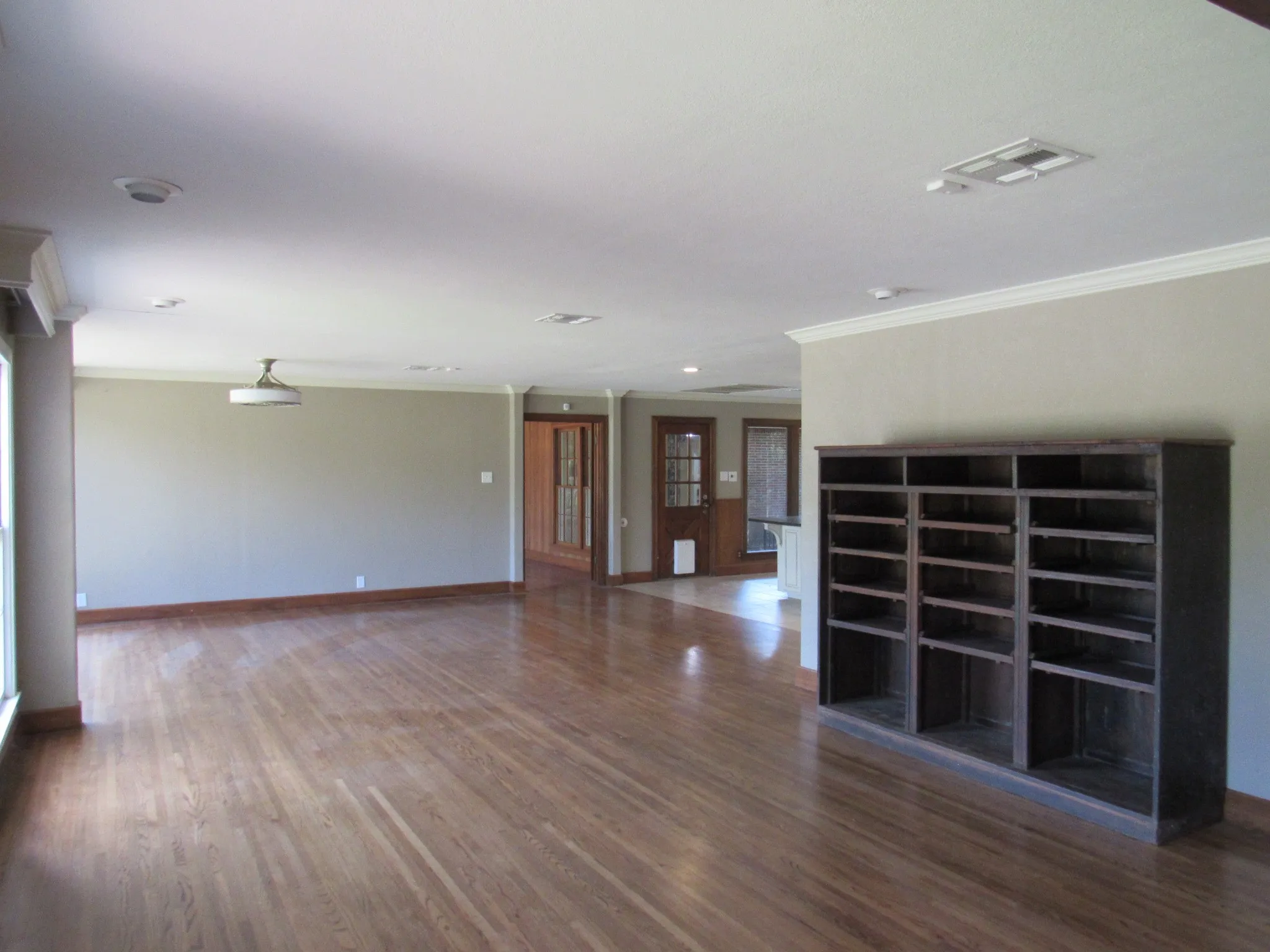Single Family Residence For Sale in Mc Lennan County , 3300 Oakridge Lane, Waco, Texas 76708, 3 Bedroom, 6 Bathroom, 3 Garage spaces, 4,215 Sqft, built in 1968, mls#21340413, Real Estate Agent in Waco, Homes For Sale in Mc Lennan county, Homes For Sale in Waco, Realtor in Waco Texas, Real Estate Brokerage Independent Realty Texas, Luminita Cordes Realtor