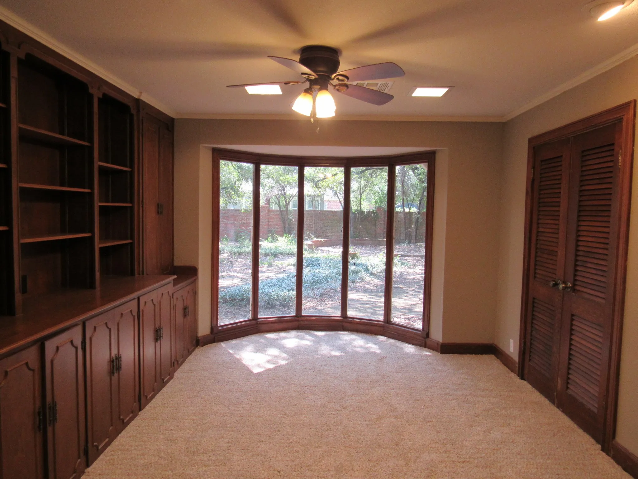 Single Family Residence For Sale in Mc Lennan County , 3300 Oakridge Lane, Waco, Texas 76708, 3 Bedroom, 6 Bathroom, 3 Garage spaces, 4,215 Sqft, built in 1968, mls#21340413, Real Estate Agent in Waco, Homes For Sale in Mc Lennan county, Homes For Sale in Waco, Realtor in Waco Texas, Real Estate Brokerage Independent Realty Texas, Luminita Cordes Realtor