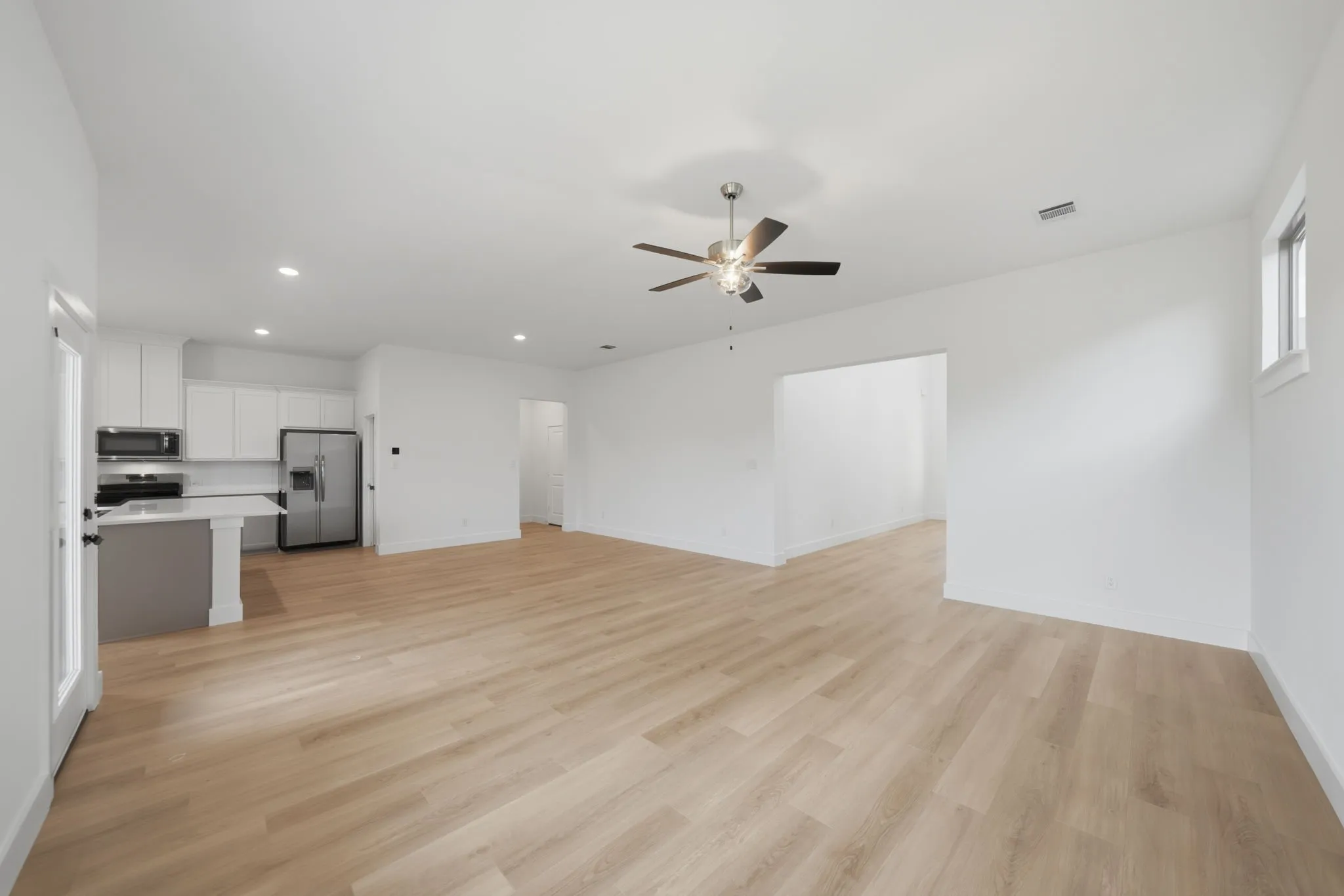 Townhouse For Rent in Collin County , 332 Chestnut Street, Celina, Texas 75009, 3 Bedroom, 3 Bathroom, 2 Garage spaces, 2,294 Sqft, built in 2026, mls#21339889, Real Estate Agent in Celina, Homes For Rent in Collin county, Homes For Rent in Celina, Realtor in Celina Texas, Real Estate Brokerage Independent Realty Texas, Luminita Cordes Realtor