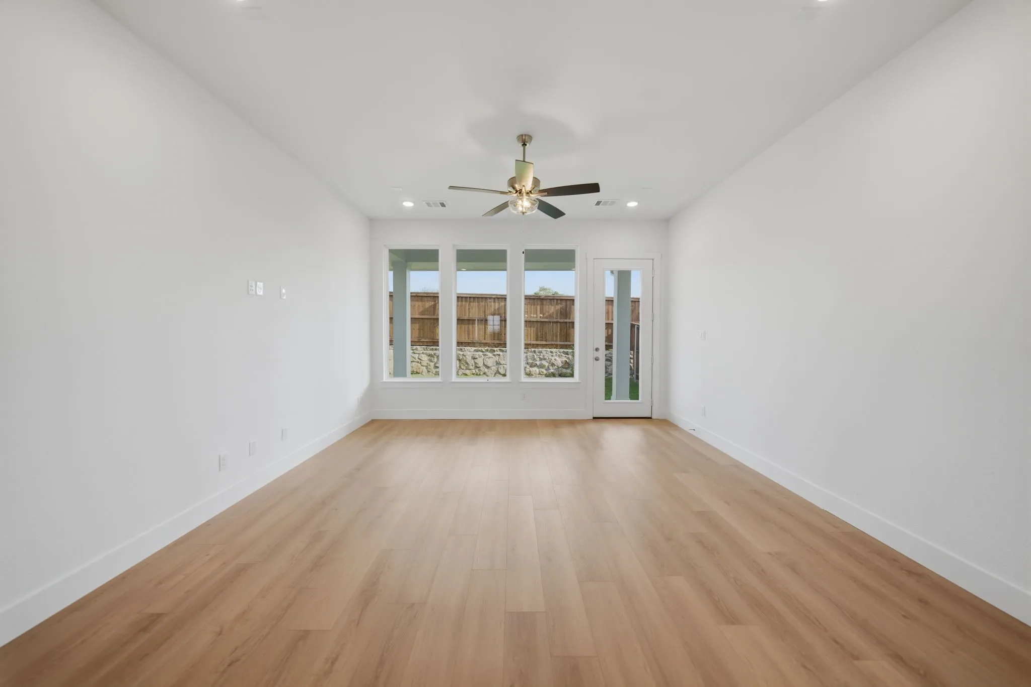 Townhouse For Rent in Collin County , 328 Chestnut Street, Celina, Texas 75009, 3 Bedroom, 3 Bathroom, 2 Garage spaces, 2,079 Sqft, built in 2026, mls#21339724, Real Estate Agent in Celina, Homes For Rent in Collin county, Homes For Rent in Celina, Realtor in Celina Texas, Real Estate Brokerage Independent Realty Texas, Luminita Cordes Realtor