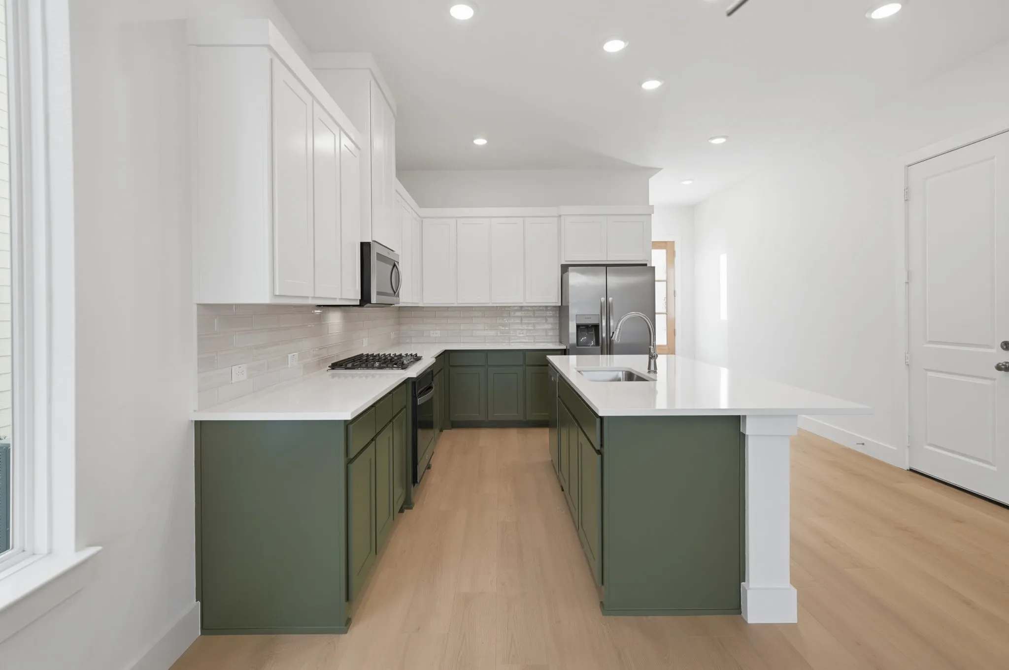Townhouse For Rent in Collin County , 328 Chestnut Street, Celina, Texas 75009, 3 Bedroom, 3 Bathroom, 2 Garage spaces, 2,079 Sqft, built in 2026, mls#21339724, Real Estate Agent in Celina, Homes For Rent in Collin county, Homes For Rent in Celina, Realtor in Celina Texas, Real Estate Brokerage Independent Realty Texas, Luminita Cordes Realtor