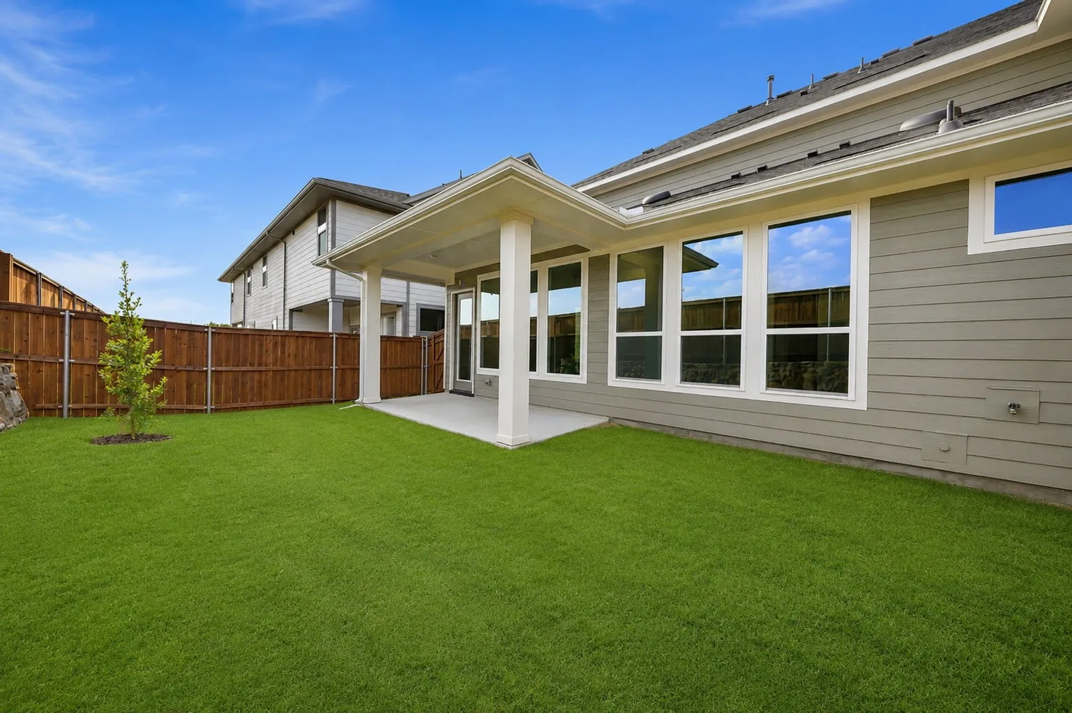 Townhouse For Rent in Collin County , 328 Chestnut Street, Celina, Texas 75009, 3 Bedroom, 3 Bathroom, 2 Garage spaces, 2,079 Sqft, built in 2026, mls#21339724, Real Estate Agent in Celina, Homes For Rent in Collin county, Homes For Rent in Celina, Realtor in Celina Texas, Real Estate Brokerage Independent Realty Texas, Luminita Cordes Realtor