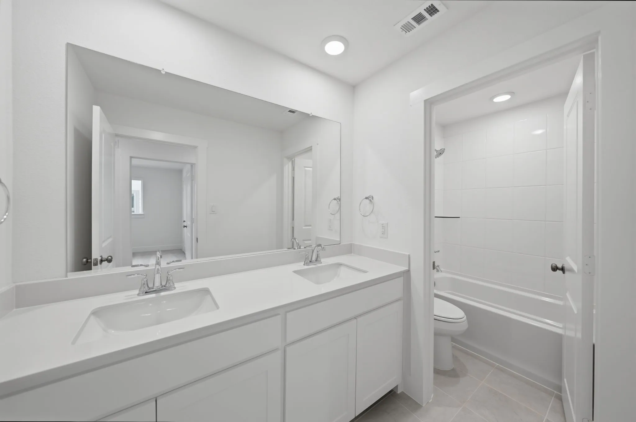 Townhouse For Rent in Collin County , 328 Chestnut Street, Celina, Texas 75009, 3 Bedroom, 3 Bathroom, 2 Garage spaces, 2,079 Sqft, built in 2026, mls#21339724, Real Estate Agent in Celina, Homes For Rent in Collin county, Homes For Rent in Celina, Realtor in Celina Texas, Real Estate Brokerage Independent Realty Texas, Luminita Cordes Realtor