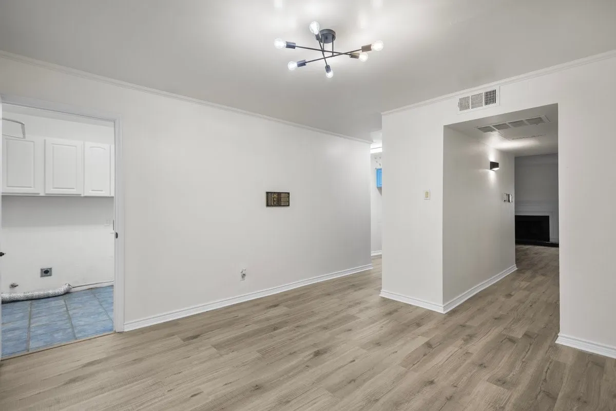 Condominium For Sale in Dallas County , 5907 Copperwood Lane 1138, Dallas, Texas 75248, 2 Bedroom, 3 Bathroom, Garage spaces, 1,502 Sqft, built in 1968, mls#21342070, Real Estate Agent in Dallas, Homes For Sale in Dallas county, Homes For Sale in Dallas, Realtor in Dallas Texas, Real Estate Brokerage Independent Realty Texas, Luminita Cordes Realtor
