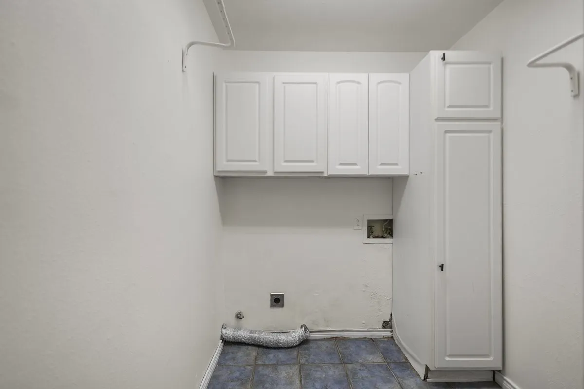Condominium For Sale in Dallas County , 5907 Copperwood Lane 1138, Dallas, Texas 75248, 2 Bedroom, 3 Bathroom, Garage spaces, 1,502 Sqft, built in 1968, mls#21342070, Real Estate Agent in Dallas, Homes For Sale in Dallas county, Homes For Sale in Dallas, Realtor in Dallas Texas, Real Estate Brokerage Independent Realty Texas, Luminita Cordes Realtor