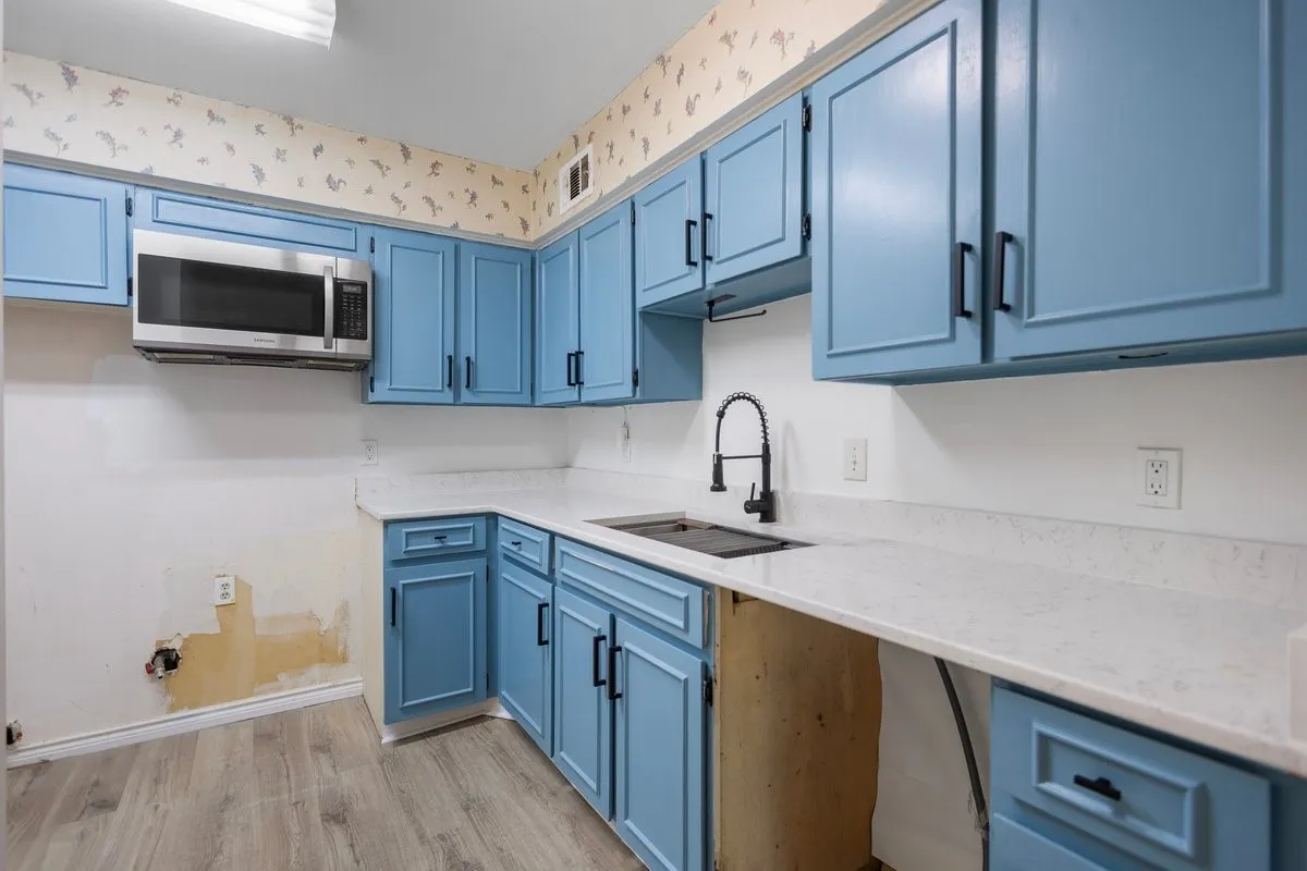 Condominium For Sale in Dallas County , 5907 Copperwood Lane 1138, Dallas, Texas 75248, 2 Bedroom, 3 Bathroom, Garage spaces, 1,502 Sqft, built in 1968, mls#21342070, Real Estate Agent in Dallas, Homes For Sale in Dallas county, Homes For Sale in Dallas, Realtor in Dallas Texas, Real Estate Brokerage Independent Realty Texas, Luminita Cordes Realtor