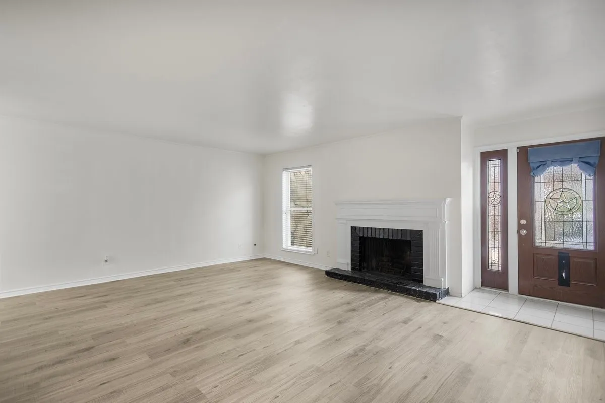 Condominium For Sale in Dallas County , 5907 Copperwood Lane 1138, Dallas, Texas 75248, 2 Bedroom, 3 Bathroom, Garage spaces, 1,502 Sqft, built in 1968, mls#21342070, Real Estate Agent in Dallas, Homes For Sale in Dallas county, Homes For Sale in Dallas, Realtor in Dallas Texas, Real Estate Brokerage Independent Realty Texas, Luminita Cordes Realtor