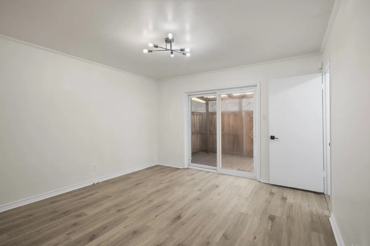 Condominium For Sale in Dallas County , 5907 Copperwood Lane 1138, Dallas, Texas 75248, 2 Bedroom, 3 Bathroom, Garage spaces, 1,502 Sqft, built in 1968, mls#21342070, Real Estate Agent in Dallas, Homes For Sale in Dallas county, Homes For Sale in Dallas, Realtor in Dallas Texas, Real Estate Brokerage Independent Realty Texas, Luminita Cordes Realtor