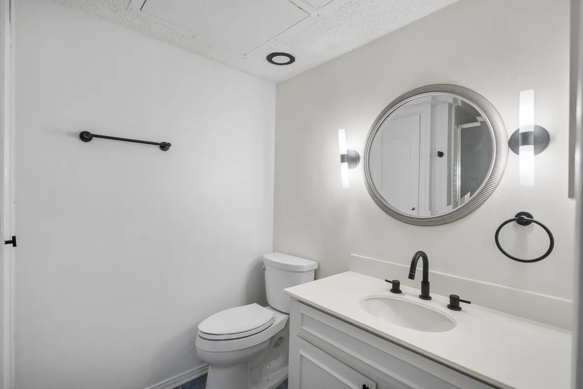 Condominium For Sale in Dallas County , 5907 Copperwood Lane 1138, Dallas, Texas 75248, 2 Bedroom, 3 Bathroom, Garage spaces, 1,502 Sqft, built in 1968, mls#21342070, Real Estate Agent in Dallas, Homes For Sale in Dallas county, Homes For Sale in Dallas, Realtor in Dallas Texas, Real Estate Brokerage Independent Realty Texas, Luminita Cordes Realtor