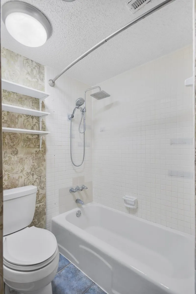 Condominium For Sale in Dallas County , 5907 Copperwood Lane 1138, Dallas, Texas 75248, 2 Bedroom, 3 Bathroom, Garage spaces, 1,502 Sqft, built in 1968, mls#21342070, Real Estate Agent in Dallas, Homes For Sale in Dallas county, Homes For Sale in Dallas, Realtor in Dallas Texas, Real Estate Brokerage Independent Realty Texas, Luminita Cordes Realtor