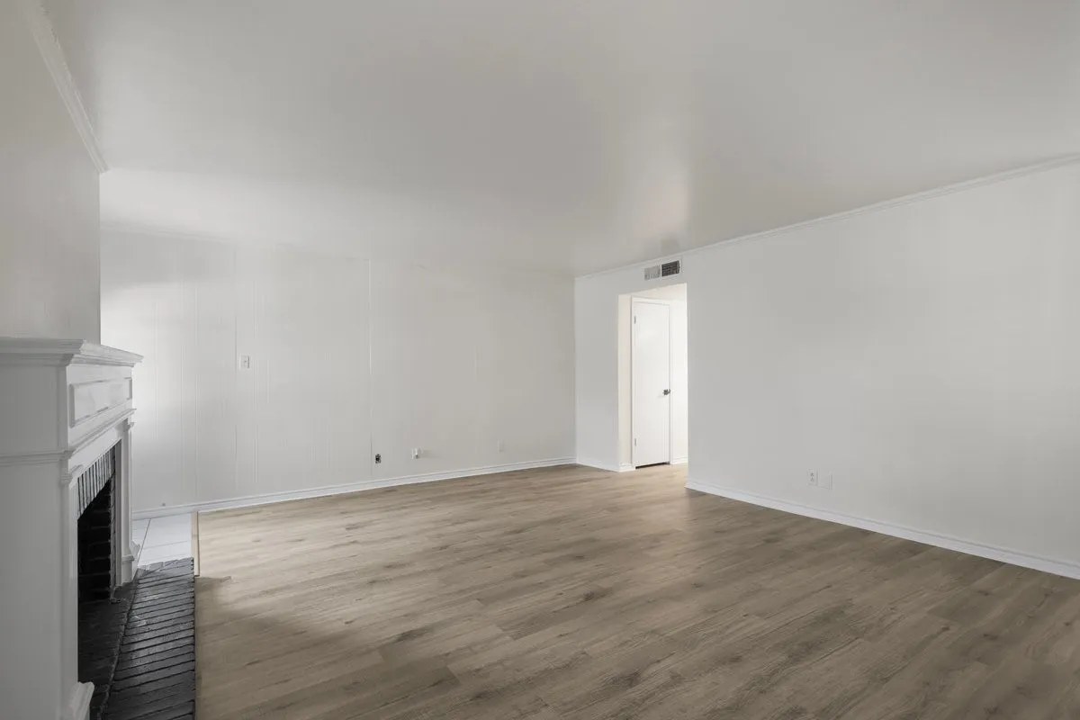 Condominium For Sale in Dallas County , 5907 Copperwood Lane 1138, Dallas, Texas 75248, 2 Bedroom, 3 Bathroom, Garage spaces, 1,502 Sqft, built in 1968, mls#21342070, Real Estate Agent in Dallas, Homes For Sale in Dallas county, Homes For Sale in Dallas, Realtor in Dallas Texas, Real Estate Brokerage Independent Realty Texas, Luminita Cordes Realtor