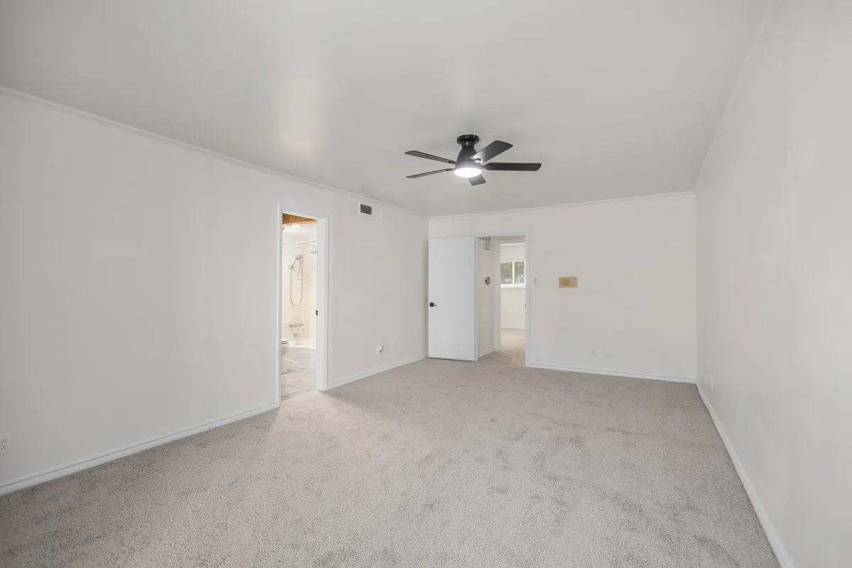 Condominium For Sale in Dallas County , 5907 Copperwood Lane 1138, Dallas, Texas 75248, 2 Bedroom, 3 Bathroom, Garage spaces, 1,502 Sqft, built in 1968, mls#21342070, Real Estate Agent in Dallas, Homes For Sale in Dallas county, Homes For Sale in Dallas, Realtor in Dallas Texas, Real Estate Brokerage Independent Realty Texas, Luminita Cordes Realtor