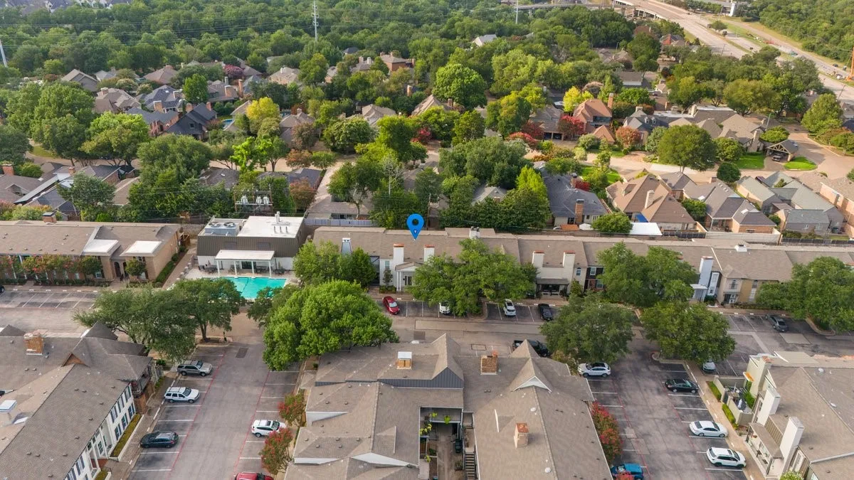 Condominium For Sale in Dallas County , 5907 Copperwood Lane 1138, Dallas, Texas 75248, 2 Bedroom, 3 Bathroom, Garage spaces, 1,502 Sqft, built in 1968, mls#21342070, Real Estate Agent in Dallas, Homes For Sale in Dallas county, Homes For Sale in Dallas, Realtor in Dallas Texas, Real Estate Brokerage Independent Realty Texas, Luminita Cordes Realtor