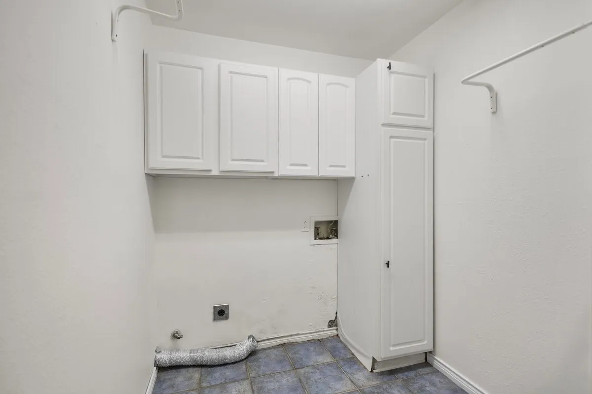 Condominium For Sale in Dallas County , 5907 Copperwood Lane 1138, Dallas, Texas 75248, 2 Bedroom, 3 Bathroom, Garage spaces, 1,502 Sqft, built in 1968, mls#21342070, Real Estate Agent in Dallas, Homes For Sale in Dallas county, Homes For Sale in Dallas, Realtor in Dallas Texas, Real Estate Brokerage Independent Realty Texas, Luminita Cordes Realtor
