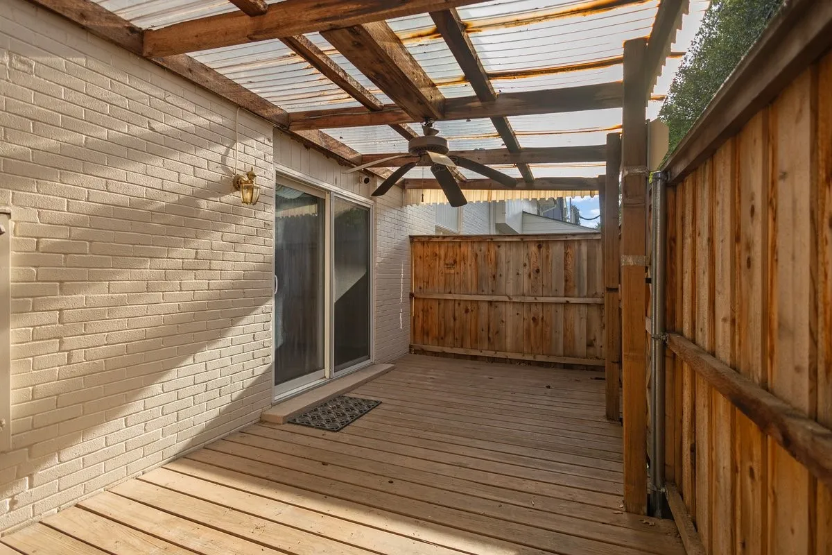 Condominium For Sale in Dallas County , 5907 Copperwood Lane 1138, Dallas, Texas 75248, 2 Bedroom, 3 Bathroom, Garage spaces, 1,502 Sqft, built in 1968, mls#21342070, Real Estate Agent in Dallas, Homes For Sale in Dallas county, Homes For Sale in Dallas, Realtor in Dallas Texas, Real Estate Brokerage Independent Realty Texas, Luminita Cordes Realtor