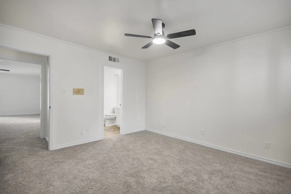 Condominium For Sale in Dallas County , 5907 Copperwood Lane 1138, Dallas, Texas 75248, 2 Bedroom, 3 Bathroom, Garage spaces, 1,502 Sqft, built in 1968, mls#21342070, Real Estate Agent in Dallas, Homes For Sale in Dallas county, Homes For Sale in Dallas, Realtor in Dallas Texas, Real Estate Brokerage Independent Realty Texas, Luminita Cordes Realtor