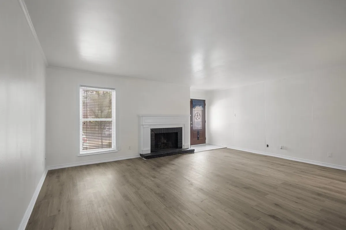 Condominium For Sale in Dallas County , 5907 Copperwood Lane 1138, Dallas, Texas 75248, 2 Bedroom, 3 Bathroom, Garage spaces, 1,502 Sqft, built in 1968, mls#21342070, Real Estate Agent in Dallas, Homes For Sale in Dallas county, Homes For Sale in Dallas, Realtor in Dallas Texas, Real Estate Brokerage Independent Realty Texas, Luminita Cordes Realtor