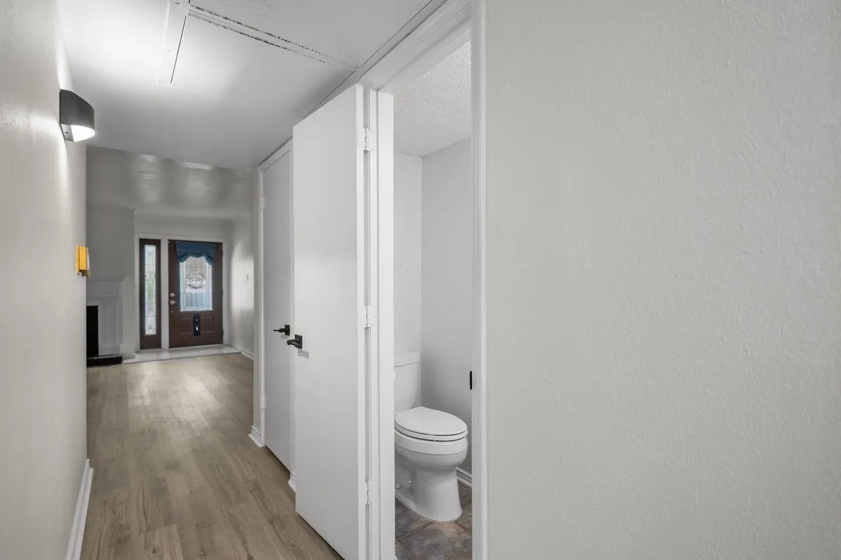 Condominium For Sale in Dallas County , 5907 Copperwood Lane 1138, Dallas, Texas 75248, 2 Bedroom, 3 Bathroom, Garage spaces, 1,502 Sqft, built in 1968, mls#21342070, Real Estate Agent in Dallas, Homes For Sale in Dallas county, Homes For Sale in Dallas, Realtor in Dallas Texas, Real Estate Brokerage Independent Realty Texas, Luminita Cordes Realtor