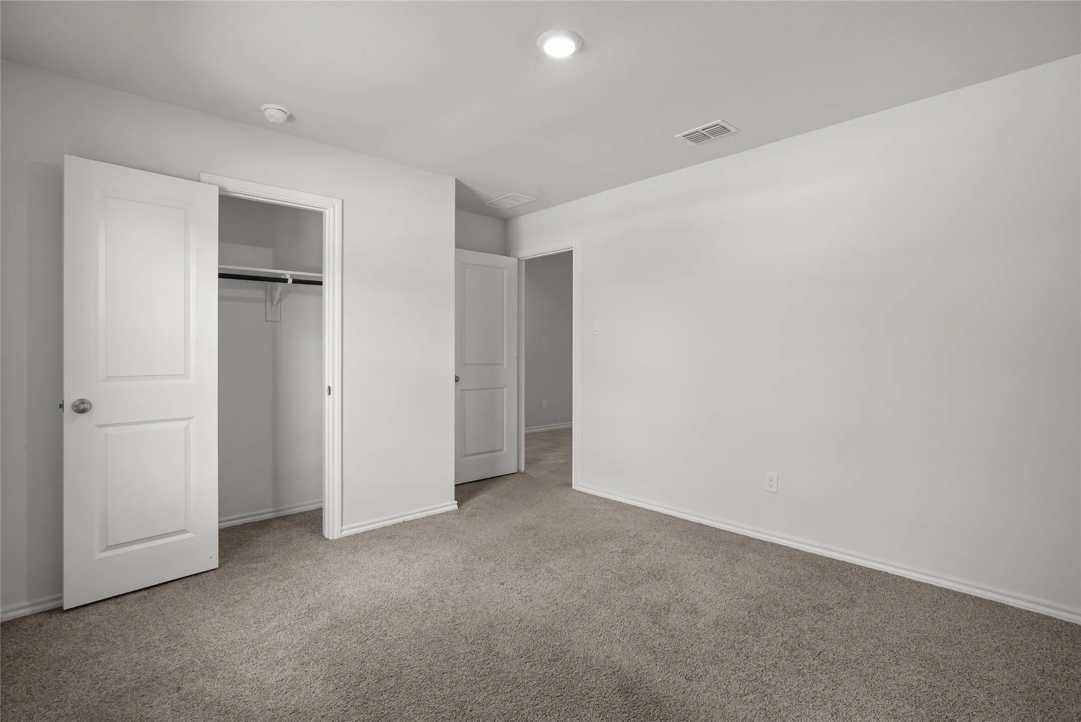 Neutral-toned carpet flooring