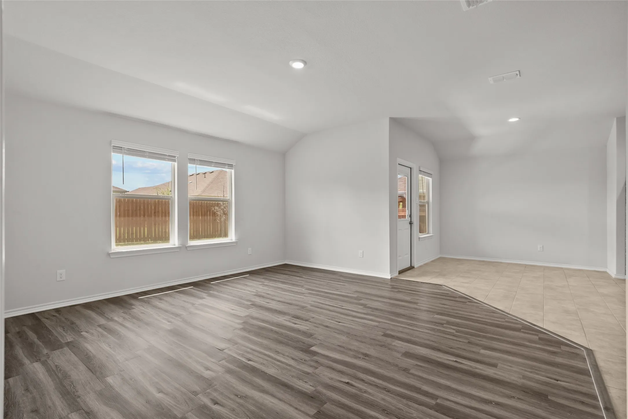 Single Family Residence For Sale in Parker County , 549 Bronze Circle E, Springtown, Texas 76082, 4 Bedroom, 3 Bathroom, 2 Garage spaces, 1,840 Sqft, built in 2023, mls#21343100, Real Estate Agent in Springtown, Homes For Sale in Parker county, Homes For Sale in Springtown, Realtor in Springtown Texas, Real Estate Brokerage Independent Realty Texas, Luminita Cordes Realtor