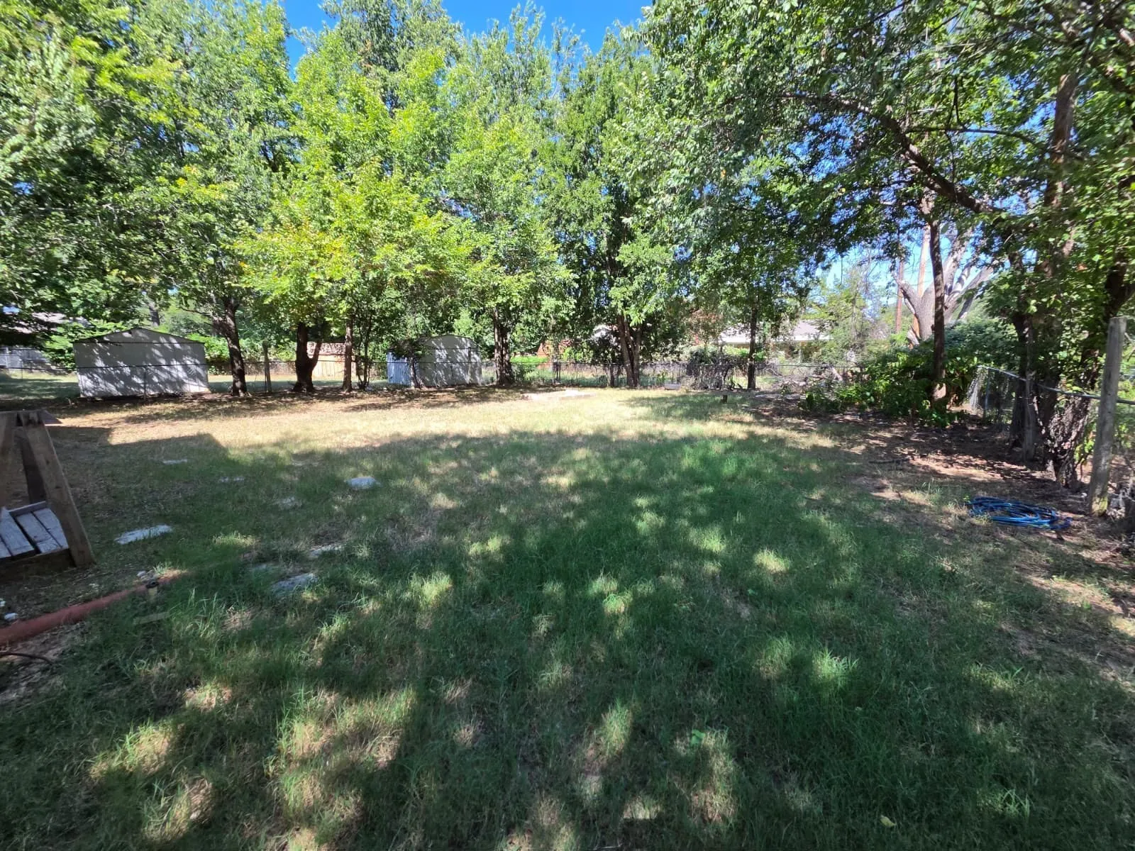 Single Family Residence For Sale in Tarrant County , 329 Walnut Avenue, Azle, Texas 76020, 3 Bedroom, 2 Bathroom, Garage spaces, 1,543 Sqft, built in 1984, mls#21342473, Real Estate Agent in Azle, Homes For Sale in Tarrant county, Homes For Sale in Azle, Realtor in Azle Texas, Real Estate Brokerage Independent Realty Texas, Luminita Cordes Realtor