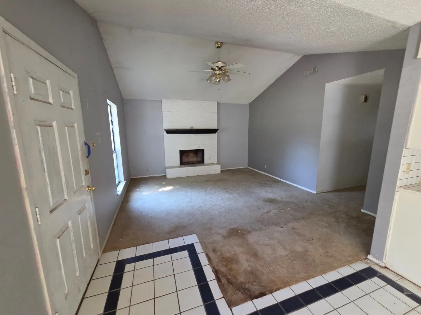 Single Family Residence For Sale in Tarrant County , 329 Walnut Avenue, Azle, Texas 76020, 3 Bedroom, 2 Bathroom, Garage spaces, 1,543 Sqft, built in 1984, mls#21342473, Real Estate Agent in Azle, Homes For Sale in Tarrant county, Homes For Sale in Azle, Realtor in Azle Texas, Real Estate Brokerage Independent Realty Texas, Luminita Cordes Realtor