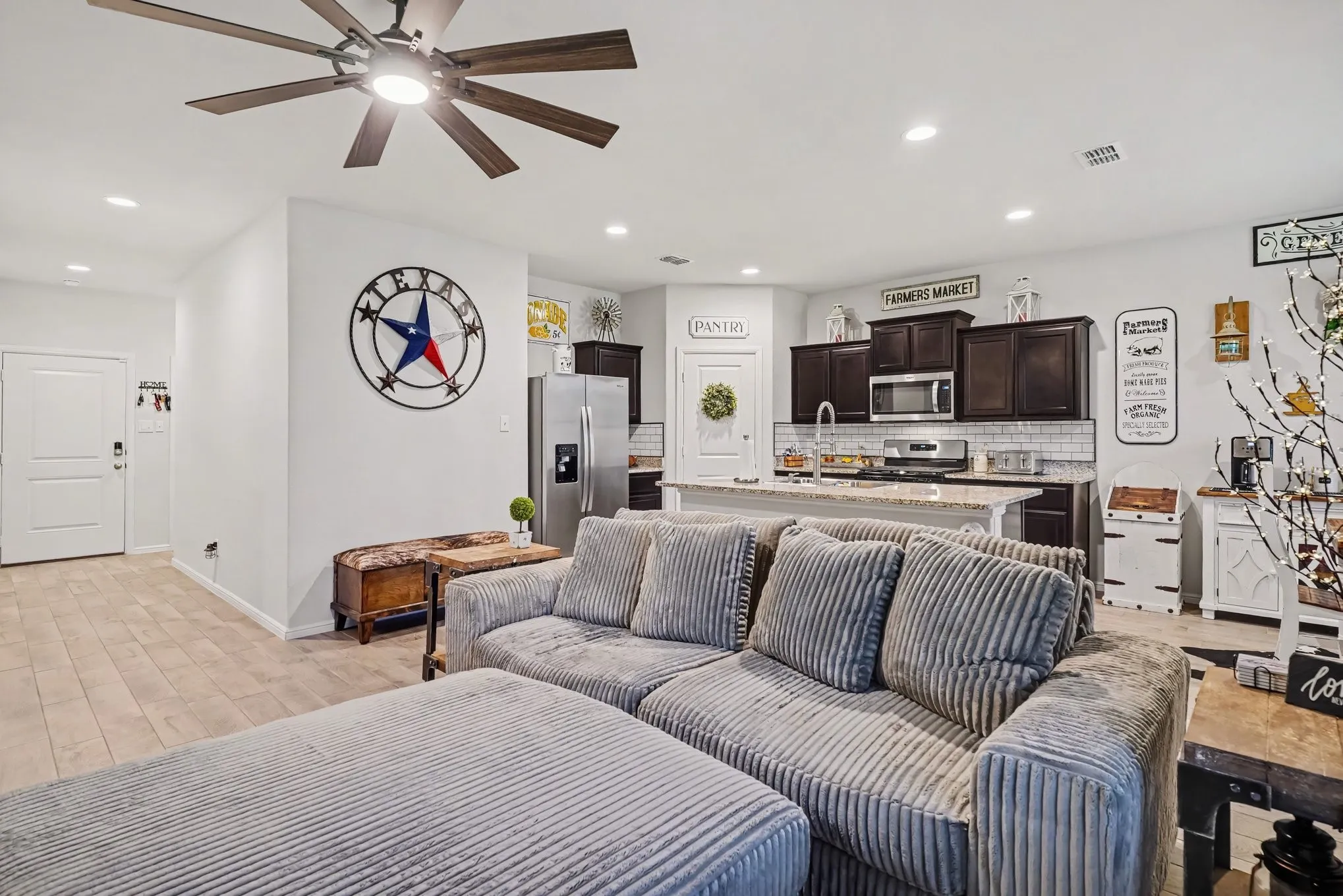 Single Family Residence For Sale in Tarrant County , 8621 Willowsun Way, Fort Worth, Texas 76131, 3 Bedroom, 2 Bathroom, 2 Garage spaces, 1,471 Sqft, built in 2022, mls#21343109, Real Estate Agent in Fort Worth, Homes For Sale in Tarrant county, Homes For Sale in Fort Worth, Realtor in Fort Worth Texas, Real Estate Brokerage Independent Realty Texas, Luminita Cordes Realtor