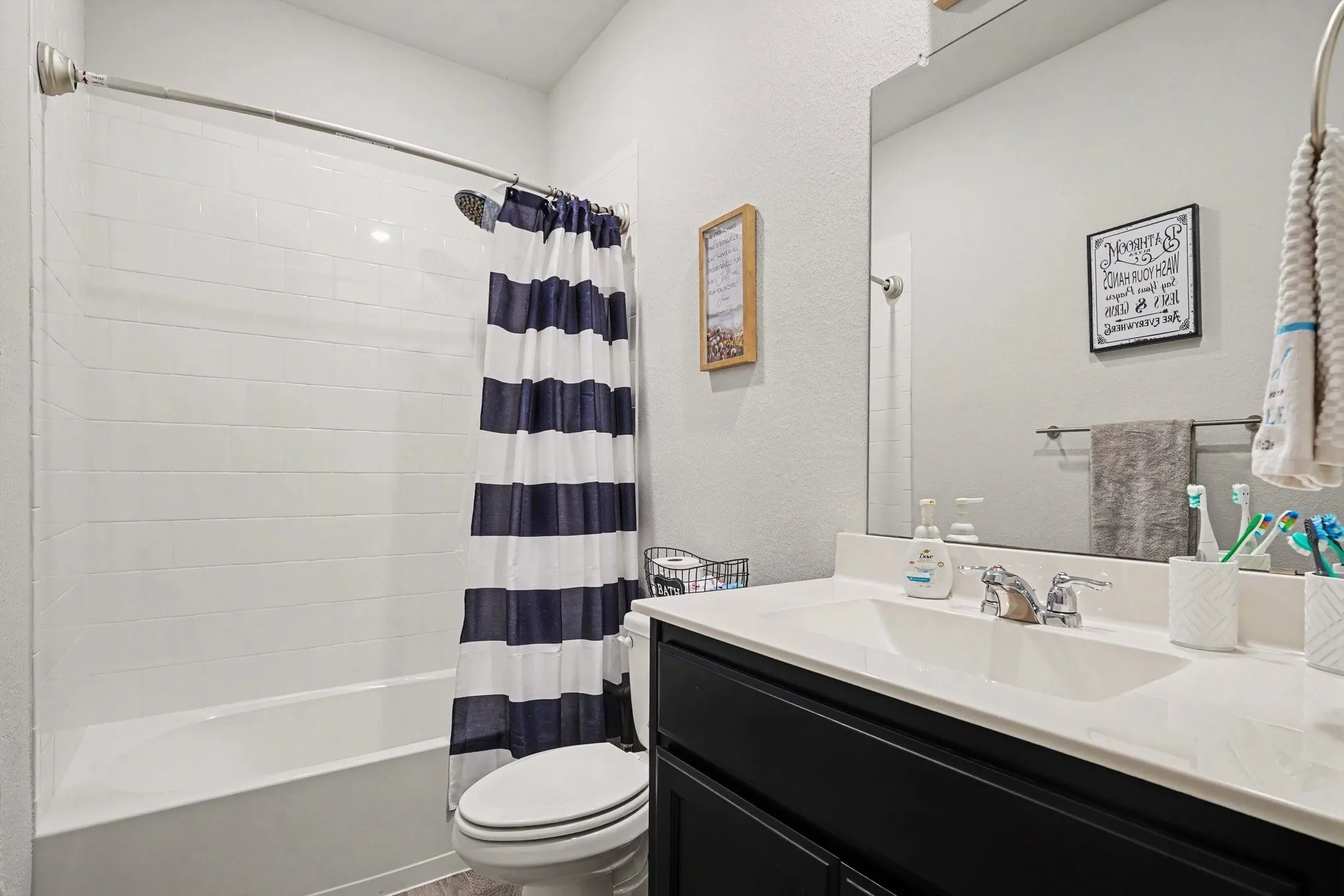 Single Family Residence For Sale in Tarrant County , 8621 Willowsun Way, Fort Worth, Texas 76131, 3 Bedroom, 2 Bathroom, 2 Garage spaces, 1,471 Sqft, built in 2022, mls#21343109, Real Estate Agent in Fort Worth, Homes For Sale in Tarrant county, Homes For Sale in Fort Worth, Realtor in Fort Worth Texas, Real Estate Brokerage Independent Realty Texas, Luminita Cordes Realtor