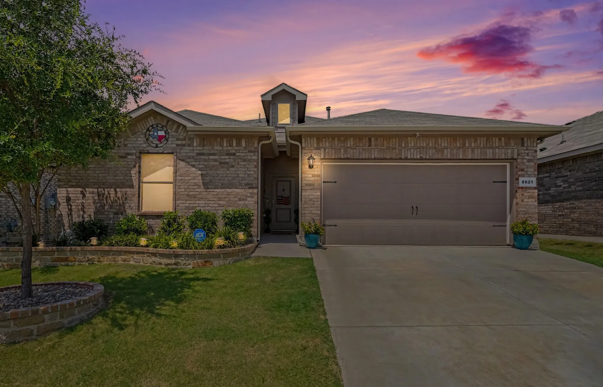 Single Family Residence For Sale in Tarrant County , 8621 Willowsun Way, Fort Worth, Texas 76131, 3 Bedroom, 2 Bathroom, 2 Garage spaces, 1,471 Sqft, built in 2022, mls#21343109, Real Estate Agent in Fort Worth, Homes For Sale in Tarrant county, Homes For Sale in Fort Worth, Realtor in Fort Worth Texas, Real Estate Brokerage Independent Realty Texas, Luminita Cordes Realtor
