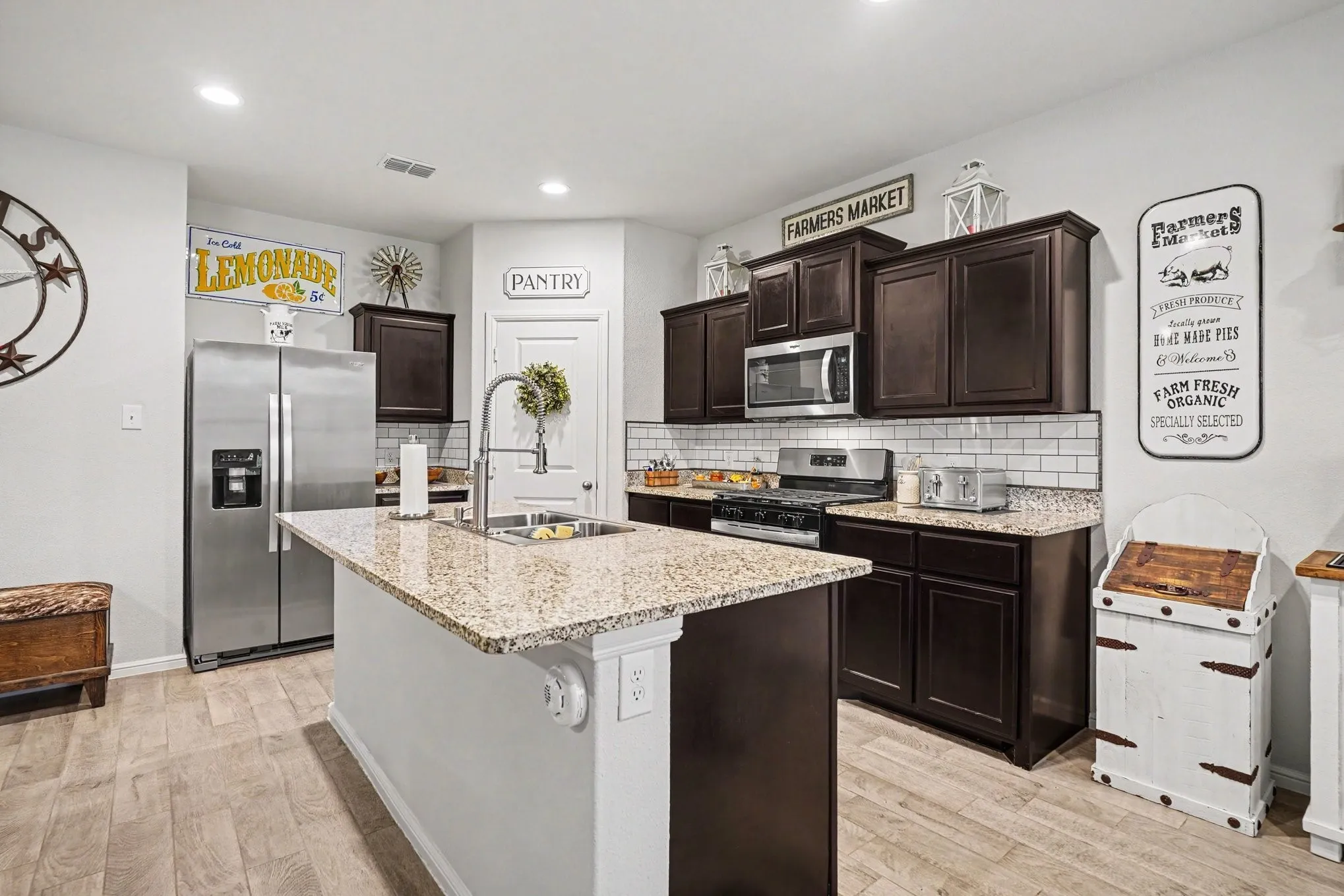 Single Family Residence For Sale in Tarrant County , 8621 Willowsun Way, Fort Worth, Texas 76131, 3 Bedroom, 2 Bathroom, 2 Garage spaces, 1,471 Sqft, built in 2022, mls#21343109, Real Estate Agent in Fort Worth, Homes For Sale in Tarrant county, Homes For Sale in Fort Worth, Realtor in Fort Worth Texas, Real Estate Brokerage Independent Realty Texas, Luminita Cordes Realtor