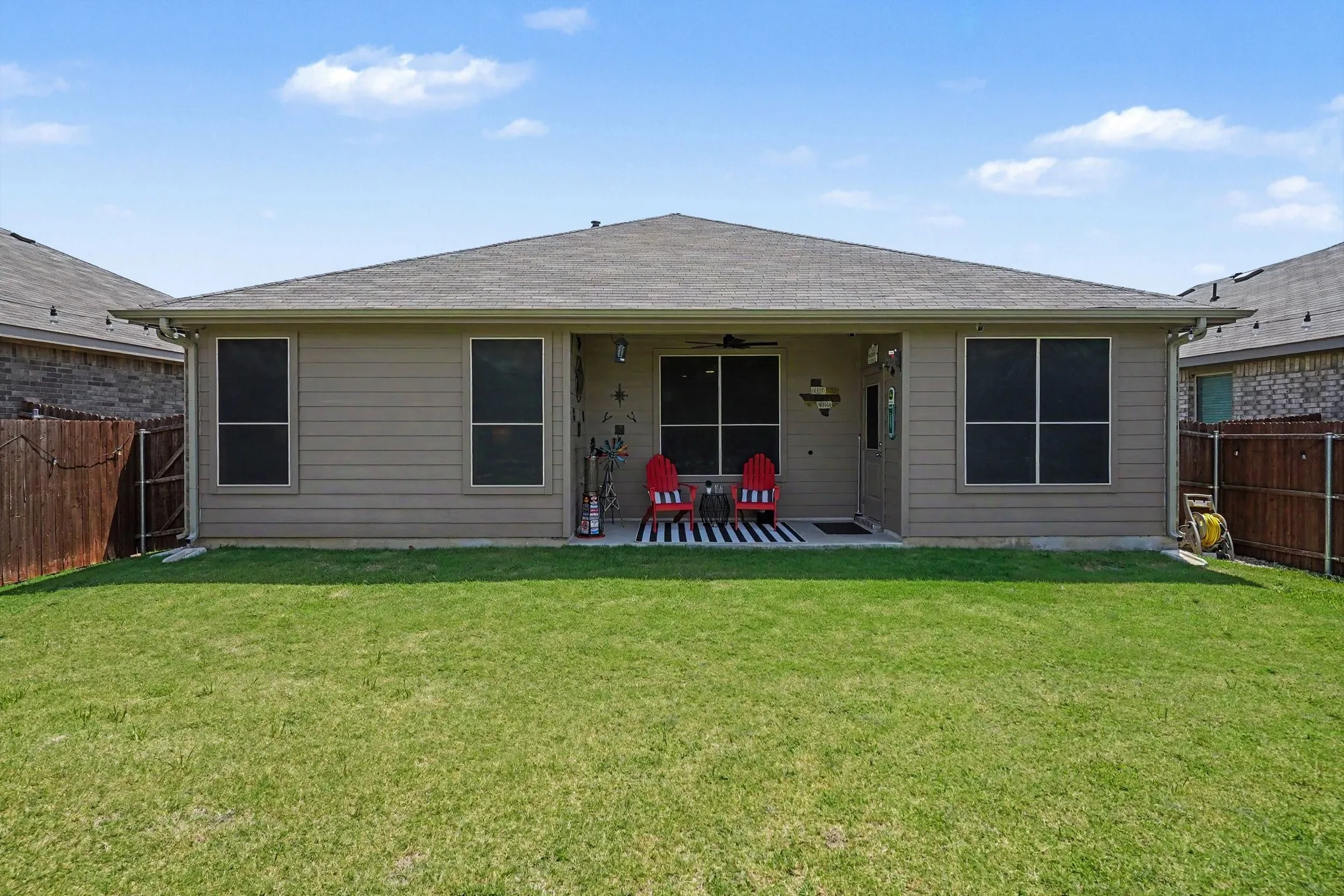 Single Family Residence For Sale in Tarrant County , 8621 Willowsun Way, Fort Worth, Texas 76131, 3 Bedroom, 2 Bathroom, 2 Garage spaces, 1,471 Sqft, built in 2022, mls#21343109, Real Estate Agent in Fort Worth, Homes For Sale in Tarrant county, Homes For Sale in Fort Worth, Realtor in Fort Worth Texas, Real Estate Brokerage Independent Realty Texas, Luminita Cordes Realtor