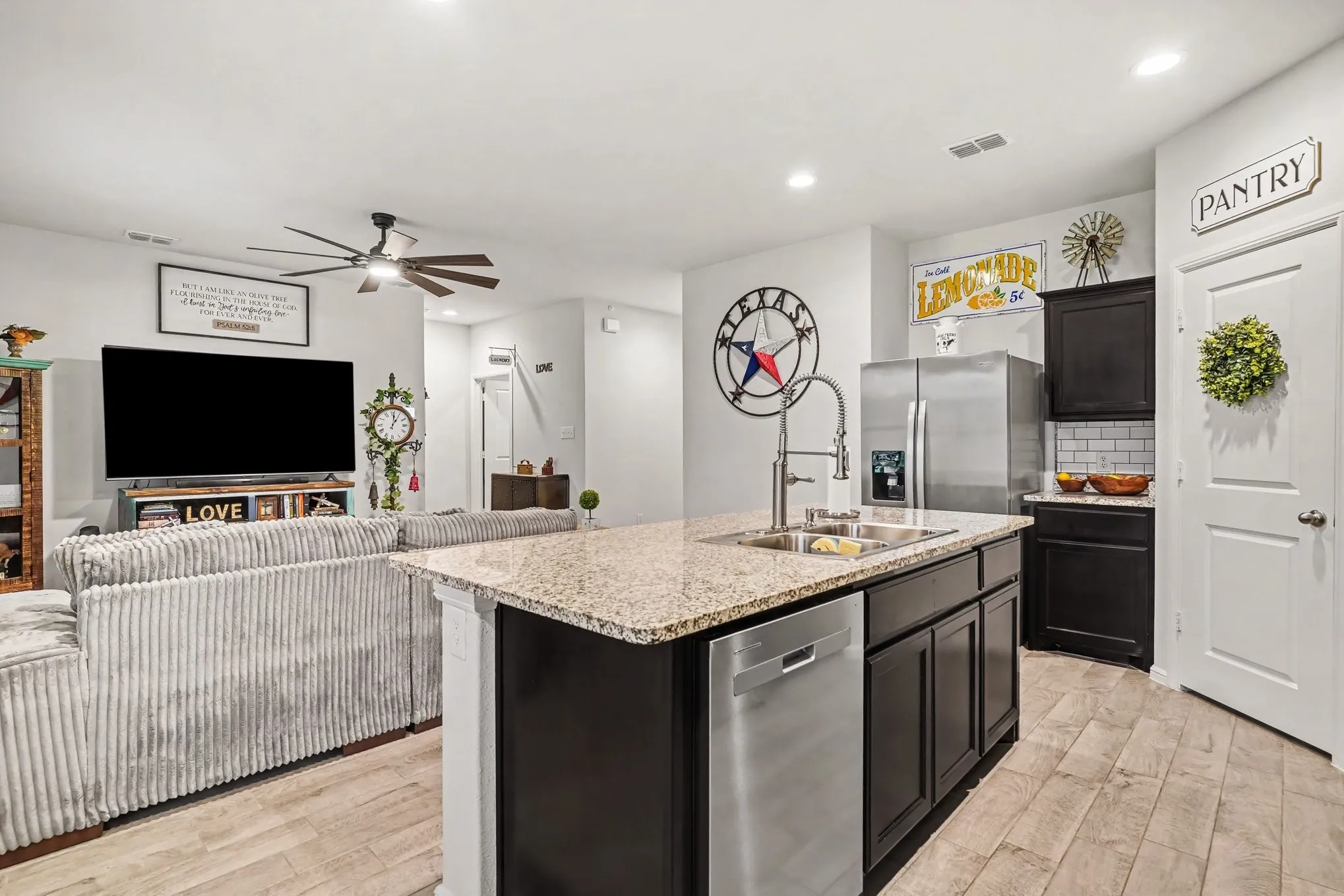 Single Family Residence For Sale in Tarrant County , 8621 Willowsun Way, Fort Worth, Texas 76131, 3 Bedroom, 2 Bathroom, 2 Garage spaces, 1,471 Sqft, built in 2022, mls#21343109, Real Estate Agent in Fort Worth, Homes For Sale in Tarrant county, Homes For Sale in Fort Worth, Realtor in Fort Worth Texas, Real Estate Brokerage Independent Realty Texas, Luminita Cordes Realtor