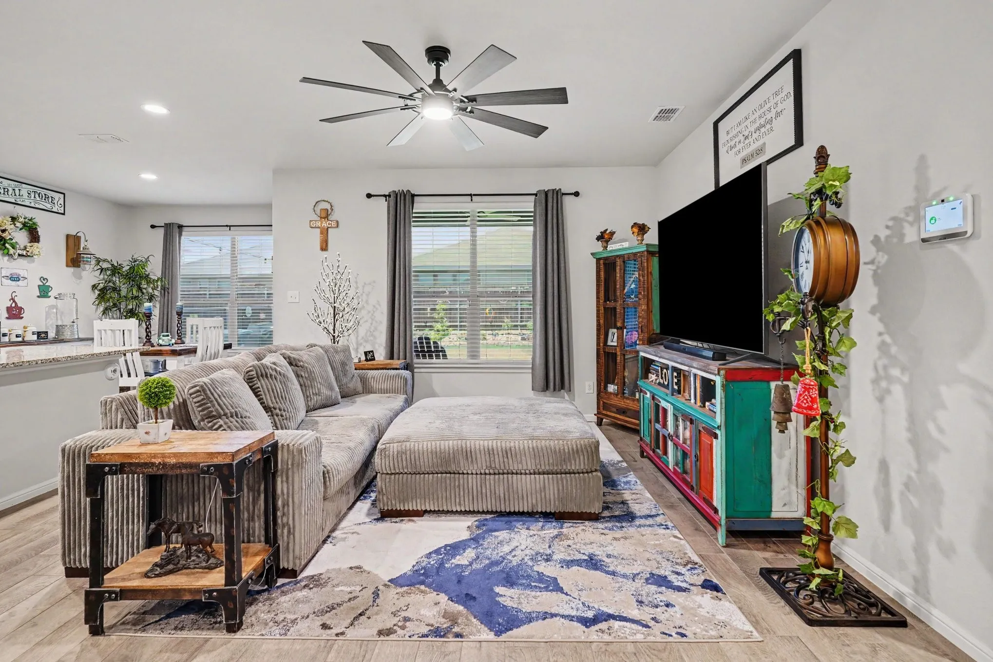 Single Family Residence For Sale in Tarrant County , 8621 Willowsun Way, Fort Worth, Texas 76131, 3 Bedroom, 2 Bathroom, 2 Garage spaces, 1,471 Sqft, built in 2022, mls#21343109, Real Estate Agent in Fort Worth, Homes For Sale in Tarrant county, Homes For Sale in Fort Worth, Realtor in Fort Worth Texas, Real Estate Brokerage Independent Realty Texas, Luminita Cordes Realtor