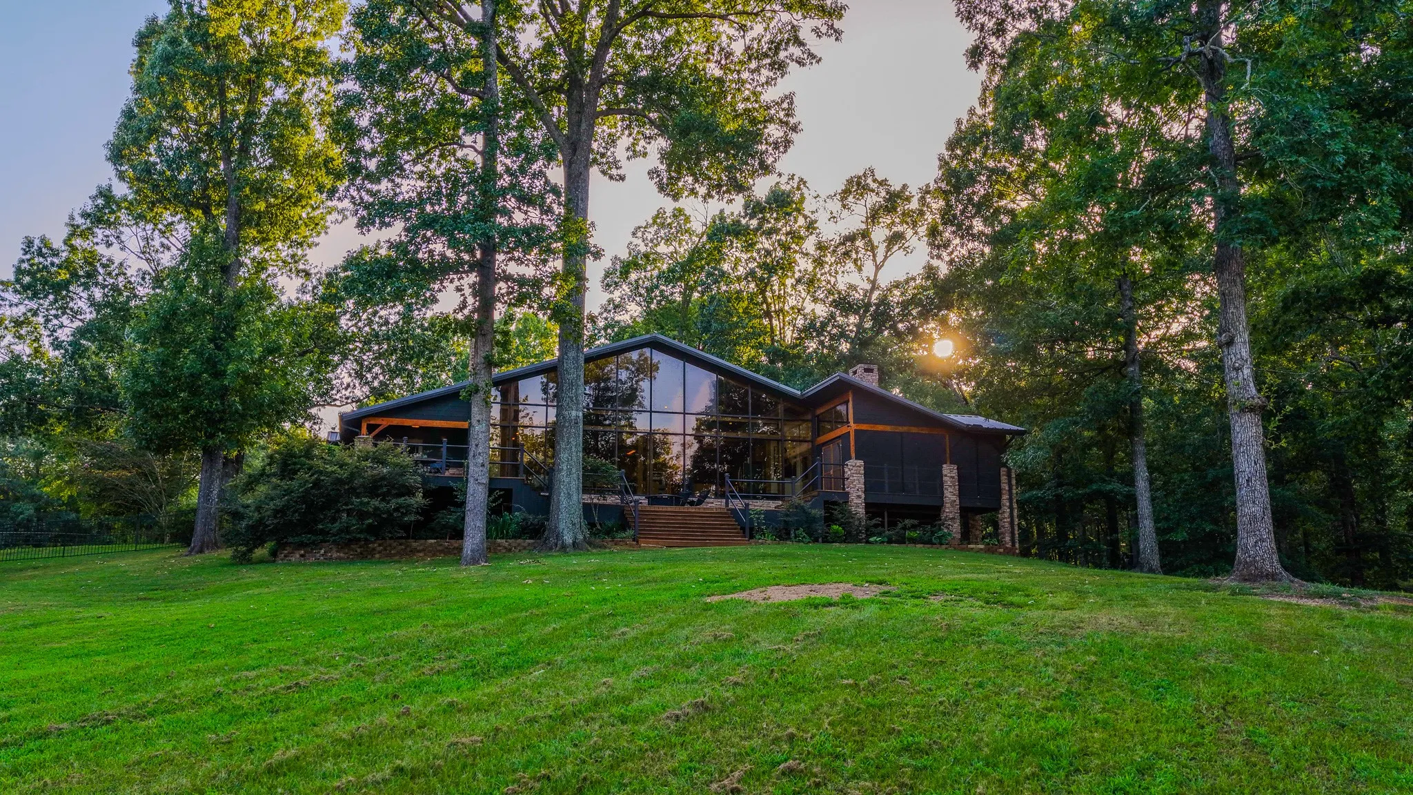 Farm For Sale in Shelby County , 179 County Road 2790, Shelbyville, Texas 75973, 5 Bedroom, 4 Bathroom, 4 Garage spaces, 2,076 Sqft, built in 1998, mls#21343121, Real Estate Agent in Shelbyville, Homes For Sale in Shelby county, Homes For Sale in Shelbyville, Realtor in Shelbyville Texas, Real Estate Brokerage Independent Realty Texas, Luminita Cordes Realtor