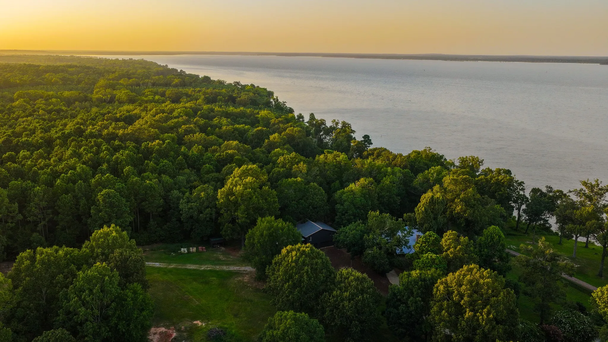 Farm For Sale in Shelby County , 179 County Road 2790, Shelbyville, Texas 75973, 5 Bedroom, 4 Bathroom, 4 Garage spaces, 2,076 Sqft, built in 1998, mls#21343121, Real Estate Agent in Shelbyville, Homes For Sale in Shelby county, Homes For Sale in Shelbyville, Realtor in Shelbyville Texas, Real Estate Brokerage Independent Realty Texas, Luminita Cordes Realtor