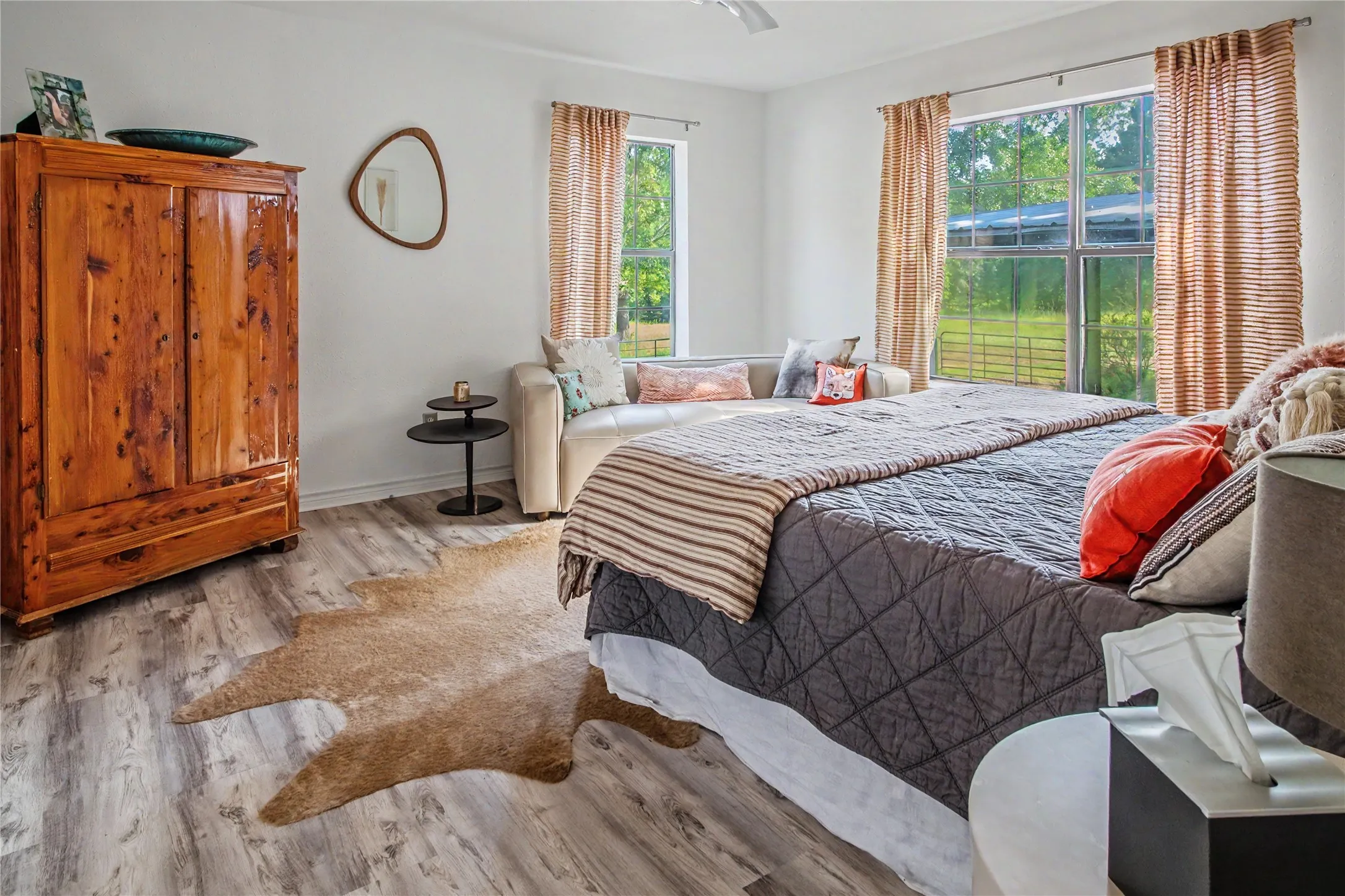 Farm For Sale in Shelby County , 179 County Road 2790, Shelbyville, Texas 75973, 5 Bedroom, 4 Bathroom, 4 Garage spaces, 2,076 Sqft, built in 1998, mls#21343121, Real Estate Agent in Shelbyville, Homes For Sale in Shelby county, Homes For Sale in Shelbyville, Realtor in Shelbyville Texas, Real Estate Brokerage Independent Realty Texas, Luminita Cordes Realtor