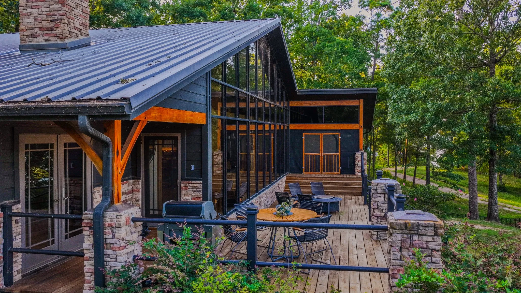 Farm For Sale in Shelby County , 179 County Road 2790, Shelbyville, Texas 75973, 5 Bedroom, 4 Bathroom, 4 Garage spaces, 2,076 Sqft, built in 1998, mls#21343121, Real Estate Agent in Shelbyville, Homes For Sale in Shelby county, Homes For Sale in Shelbyville, Realtor in Shelbyville Texas, Real Estate Brokerage Independent Realty Texas, Luminita Cordes Realtor