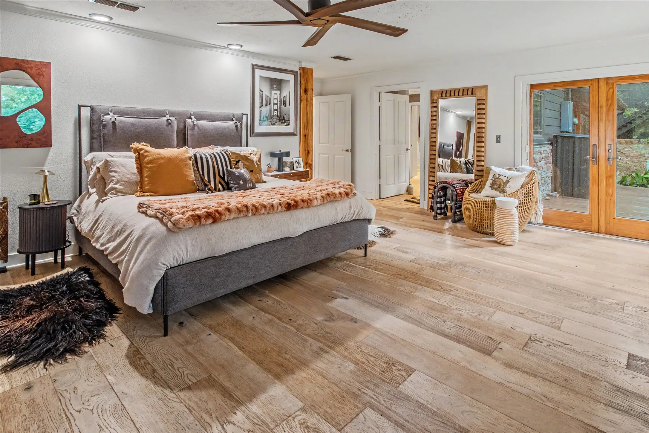 Farm For Sale in Shelby County , 179 County Road 2790, Shelbyville, Texas 75973, 5 Bedroom, 4 Bathroom, 4 Garage spaces, 2,076 Sqft, built in 1998, mls#21343121, Real Estate Agent in Shelbyville, Homes For Sale in Shelby county, Homes For Sale in Shelbyville, Realtor in Shelbyville Texas, Real Estate Brokerage Independent Realty Texas, Luminita Cordes Realtor