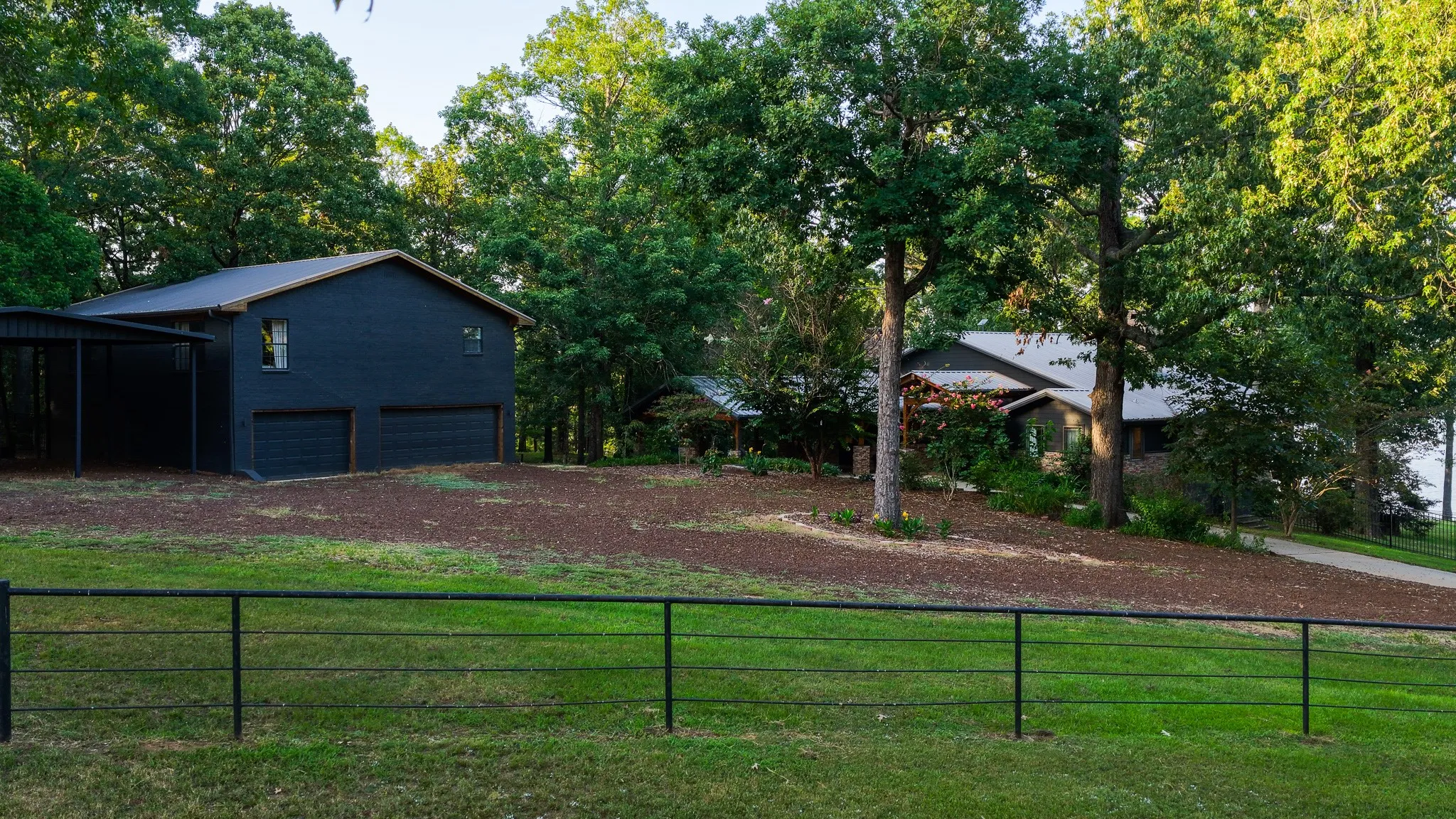 Farm For Sale in Shelby County , 179 County Road 2790, Shelbyville, Texas 75973, 5 Bedroom, 4 Bathroom, 4 Garage spaces, 2,076 Sqft, built in 1998, mls#21343121, Real Estate Agent in Shelbyville, Homes For Sale in Shelby county, Homes For Sale in Shelbyville, Realtor in Shelbyville Texas, Real Estate Brokerage Independent Realty Texas, Luminita Cordes Realtor