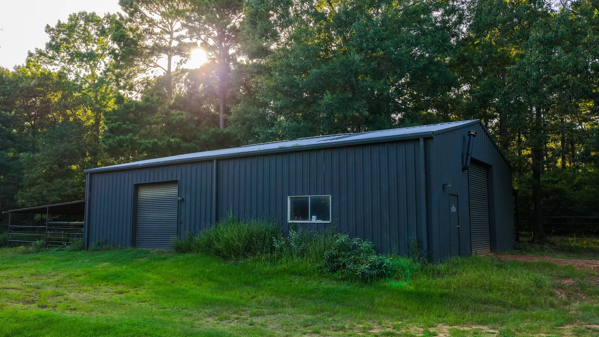 Farm For Sale in Shelby County , 179 County Road 2790, Shelbyville, Texas 75973, 5 Bedroom, 4 Bathroom, 4 Garage spaces, 2,076 Sqft, built in 1998, mls#21343121, Real Estate Agent in Shelbyville, Homes For Sale in Shelby county, Homes For Sale in Shelbyville, Realtor in Shelbyville Texas, Real Estate Brokerage Independent Realty Texas, Luminita Cordes Realtor