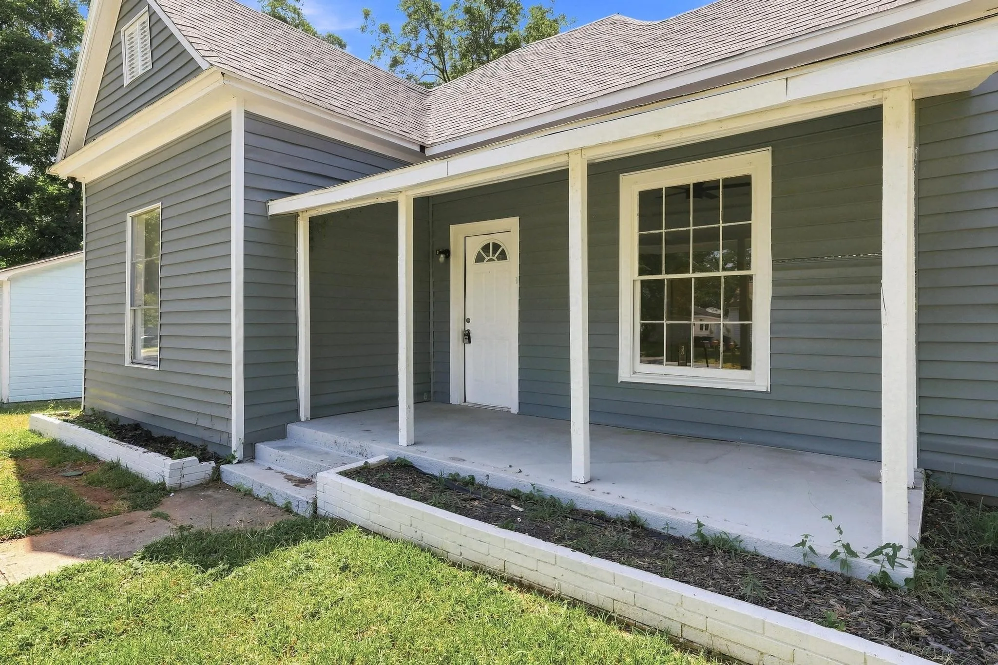 Single Family Residence For Rent in Grayson County , 604 E Morton Street, Denison, Texas 75021, 3 Bedroom, 2 Bathroom, Garage spaces, 1,288 Sqft, built in 1900, mls#21343035, Real Estate Agent in Denison, Homes For Rent in Grayson county, Homes For Rent in Denison, Realtor in Denison Texas, Real Estate Brokerage Independent Realty Texas, Luminita Cordes Realtor
